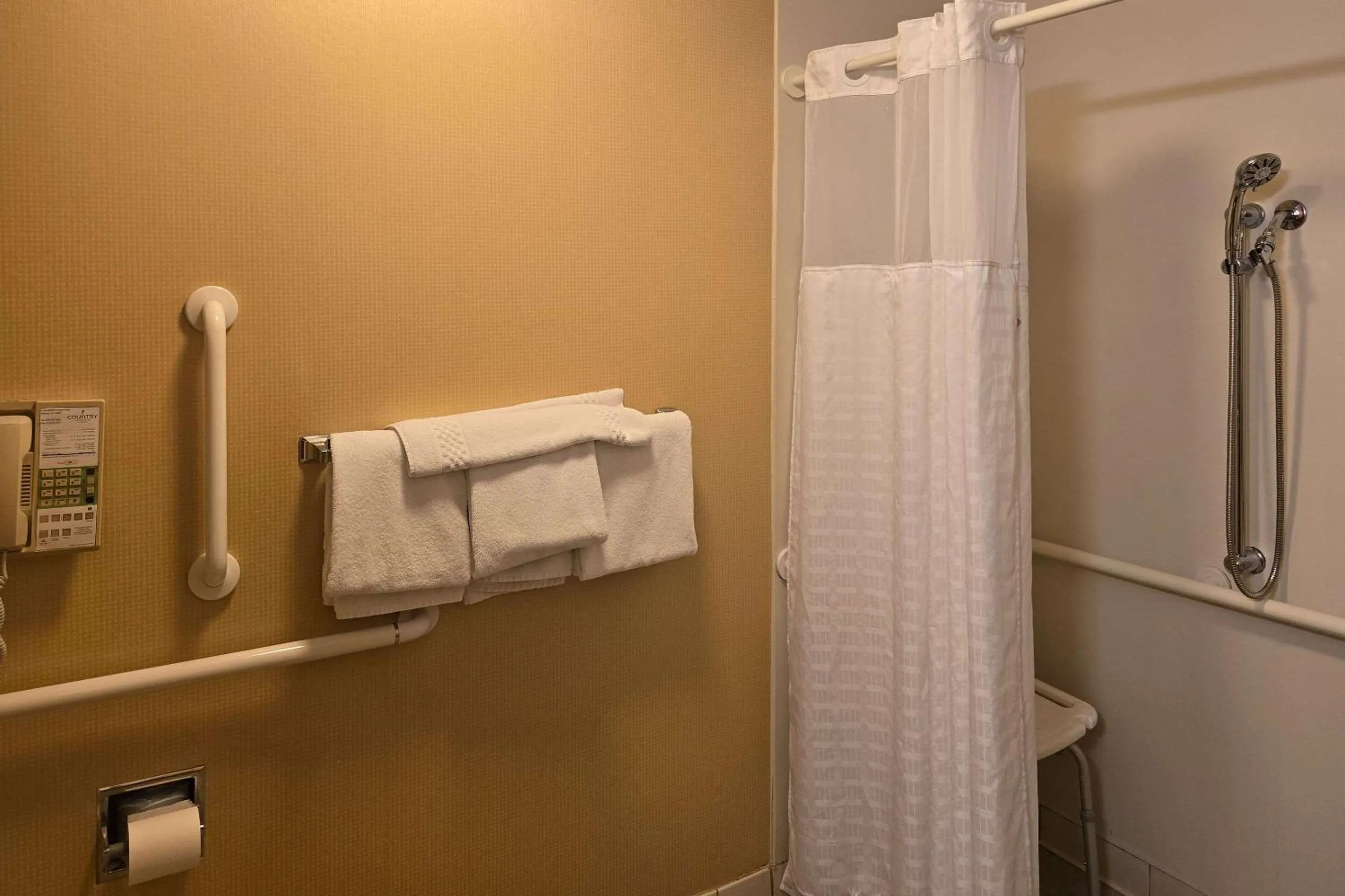 Bedroom in Courtyard Altoona