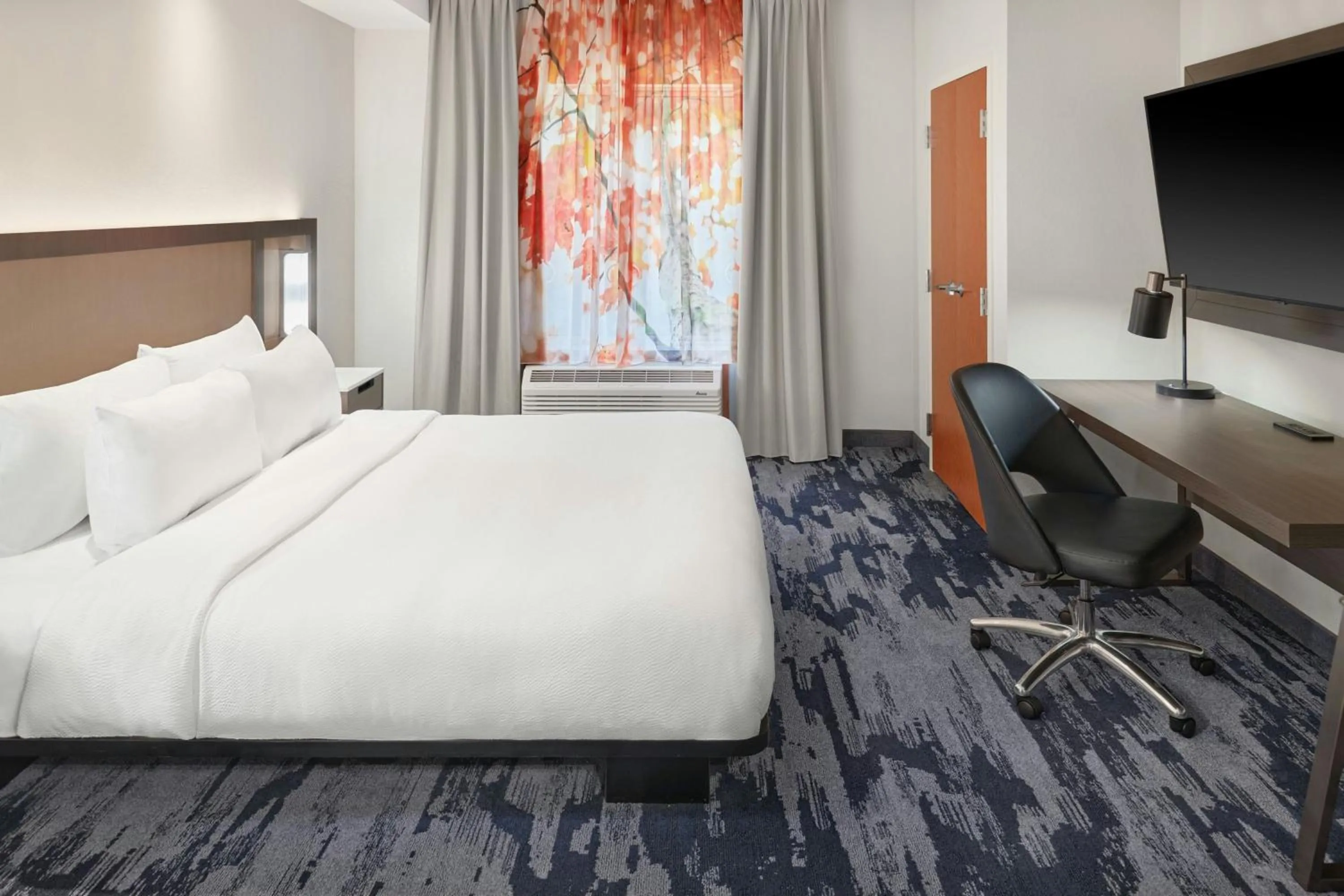 Bedroom, Bed in Fairfield Inn & Suites Cartersville