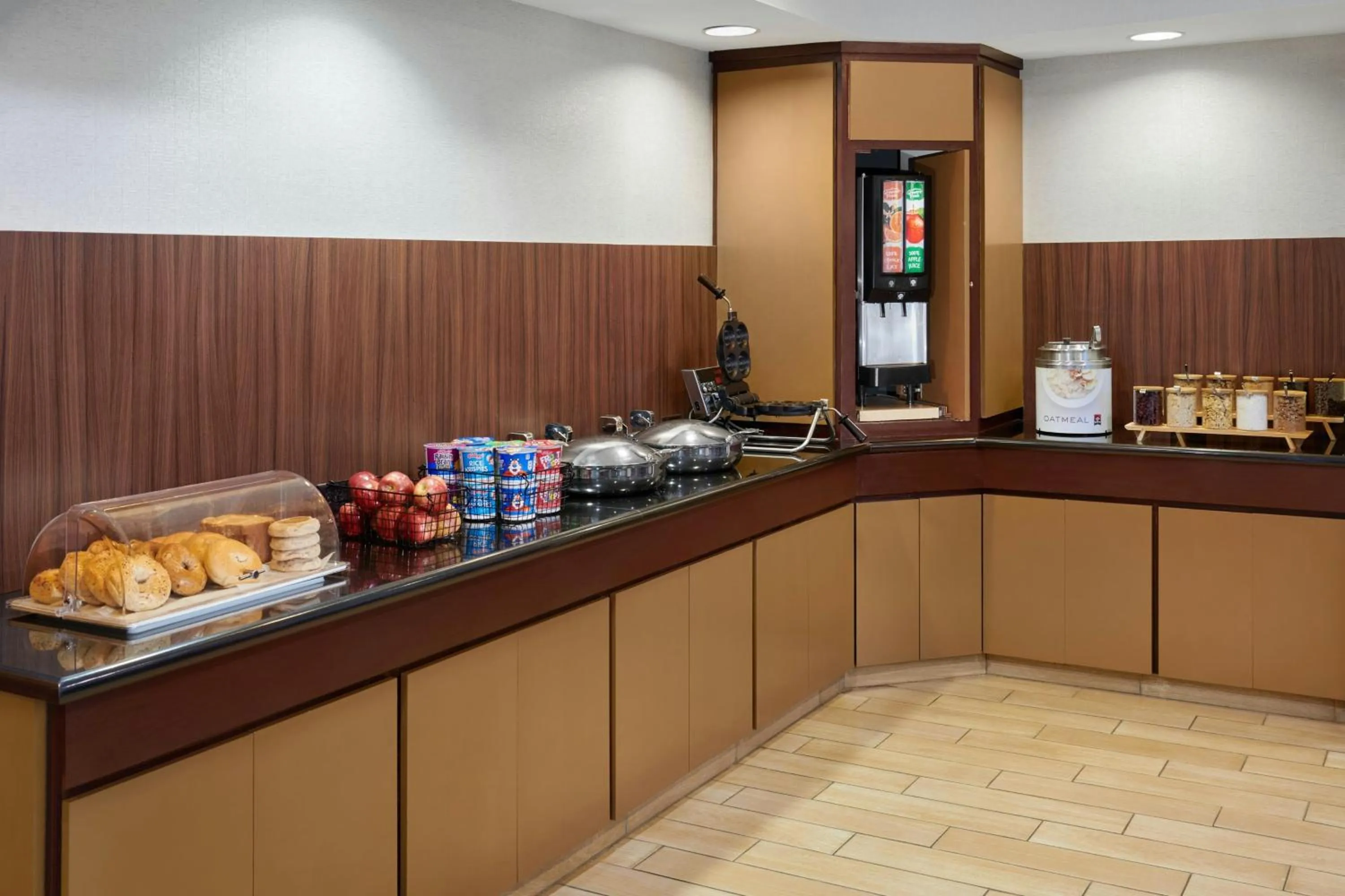 Breakfast in Fairfield Inn & Suites Cartersville