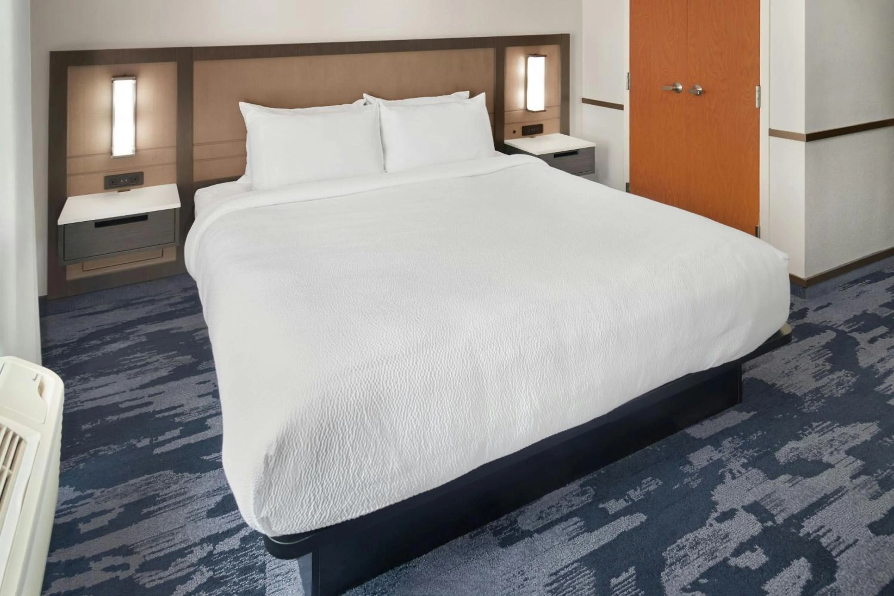 Bedroom, Bed in Fairfield Inn & Suites Cartersville