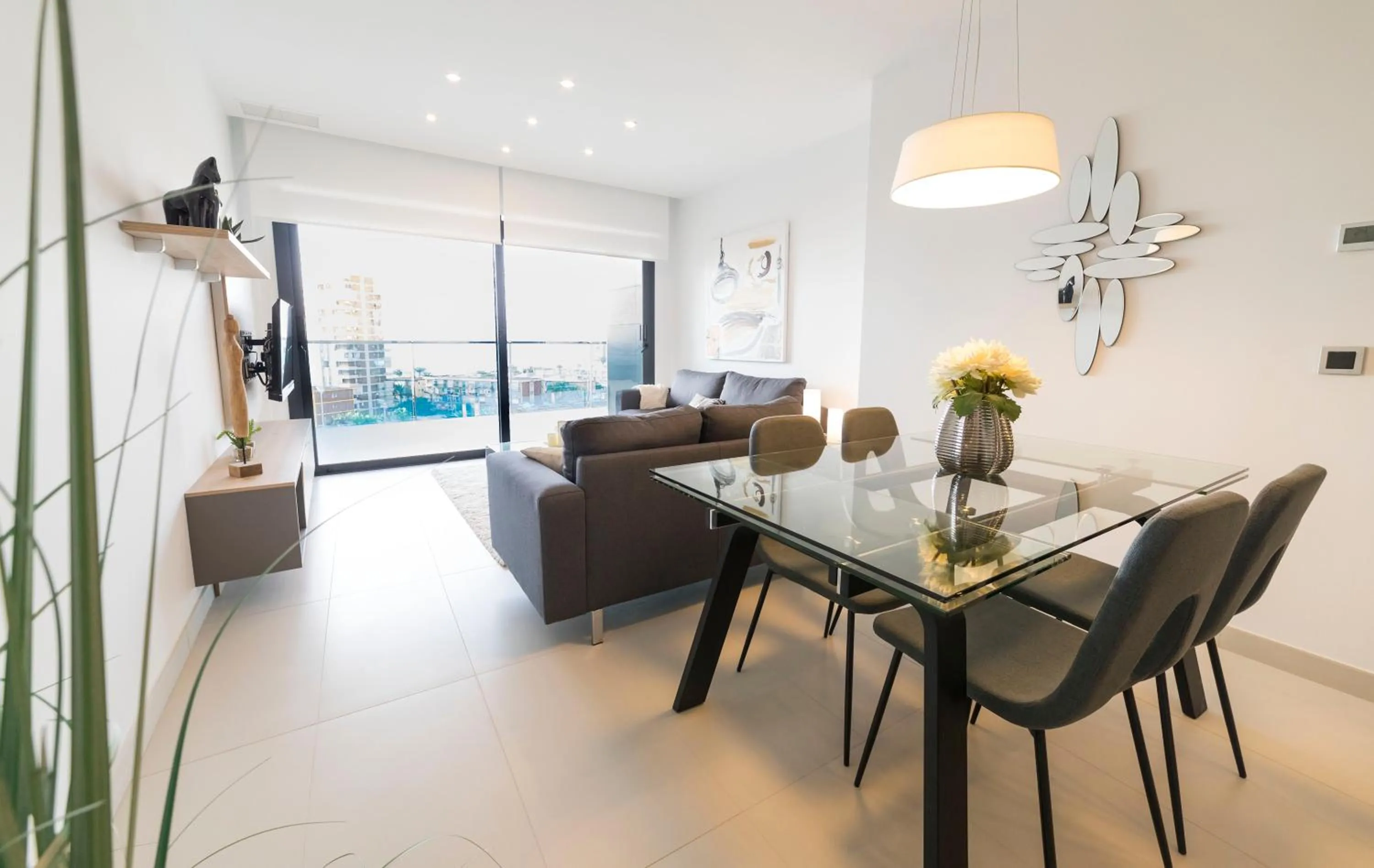 Dining area in Sunset Drive Benidorm by Mar Holidays