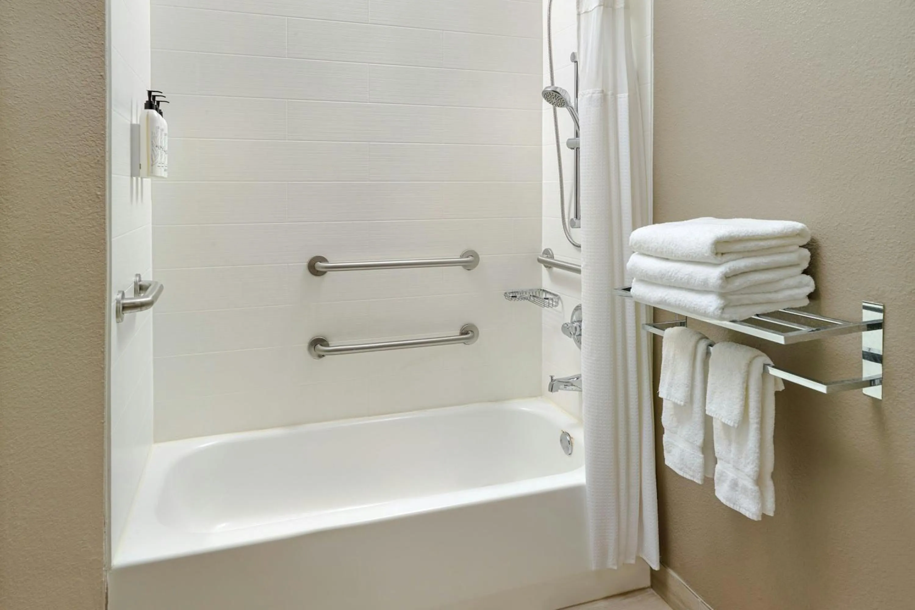 Bathroom in SpringHill Suites by Marriott Atlanta Six Flags