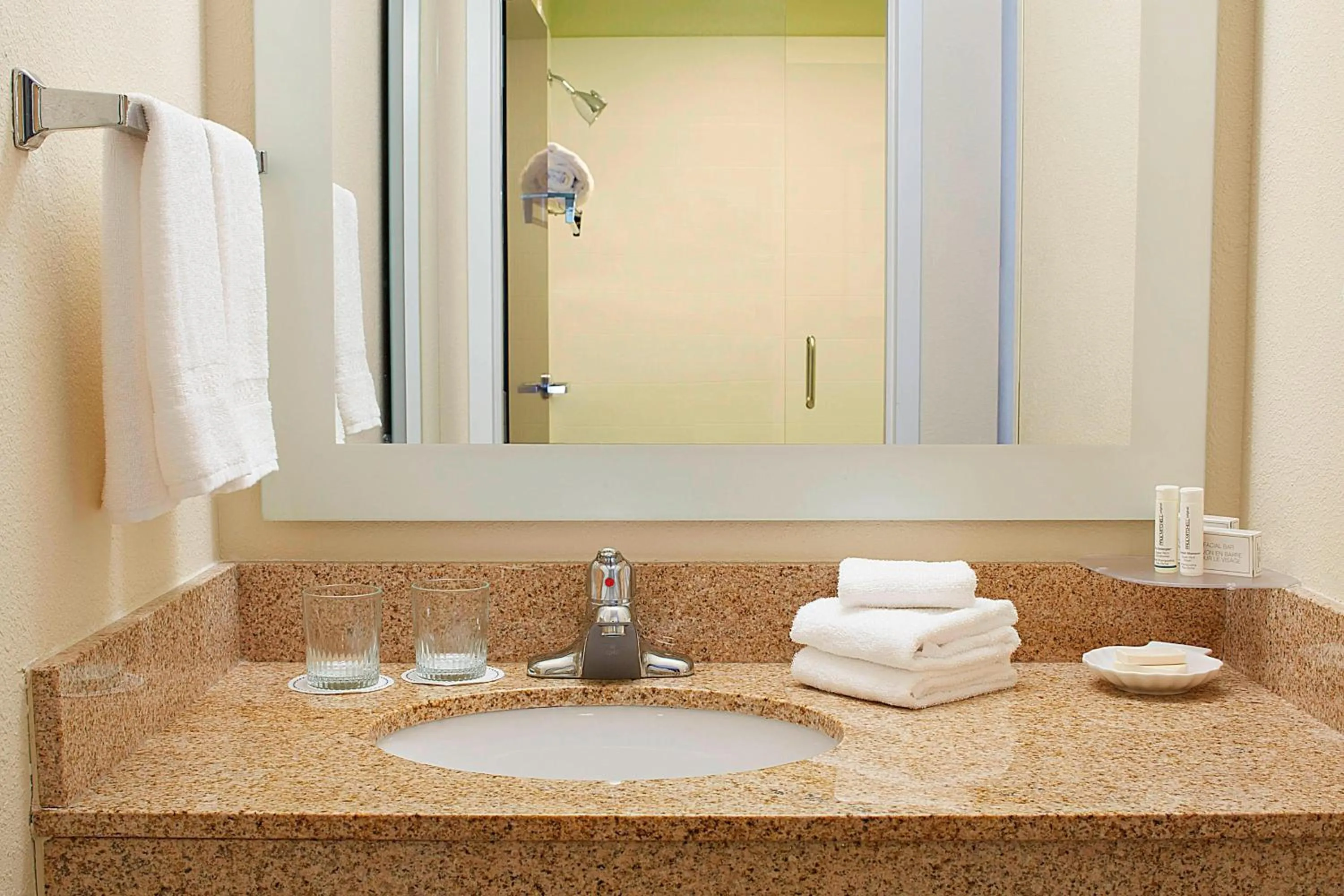 Bathroom in SpringHill Suites by Marriott Atlanta Six Flags