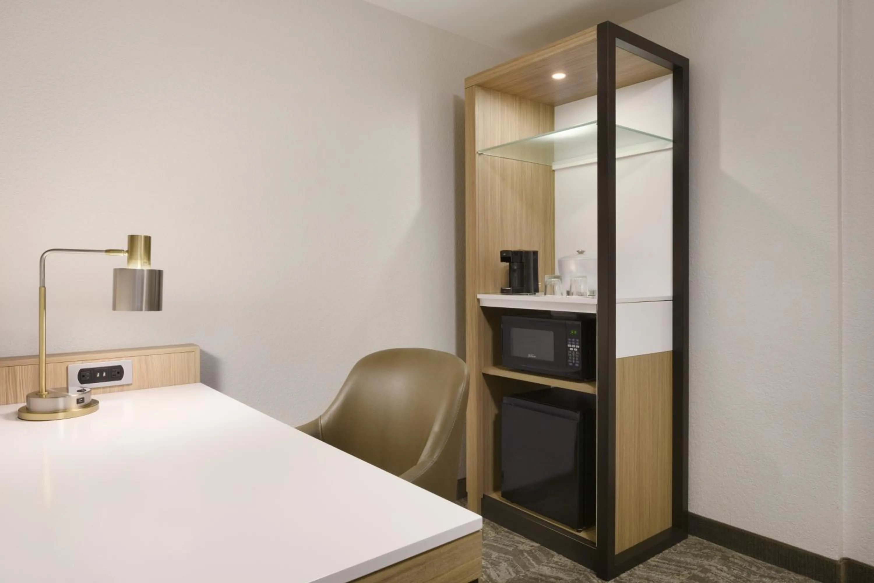 microwave, Bed in SpringHill Suites by Marriott Newnan