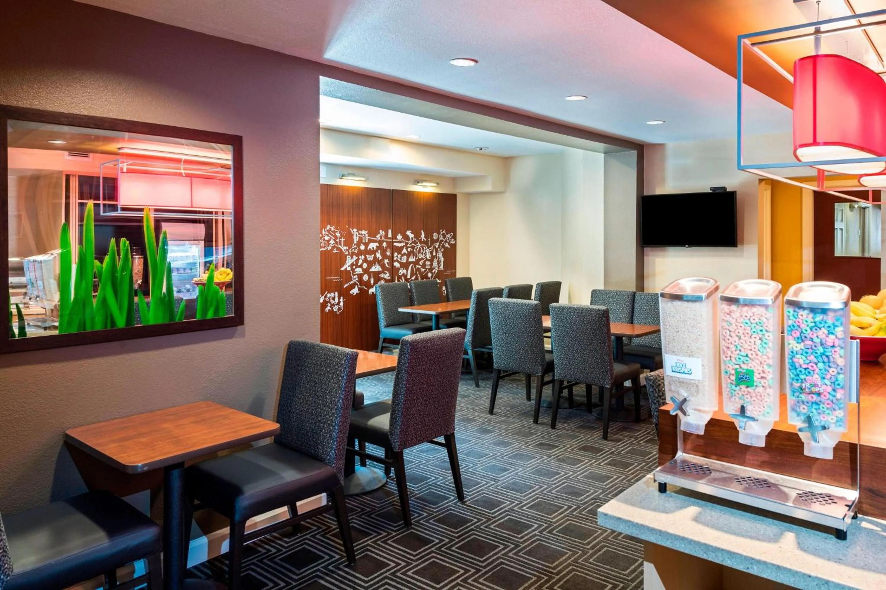 Breakfast in TownePlace Suites by Marriott Atlanta Kennesaw