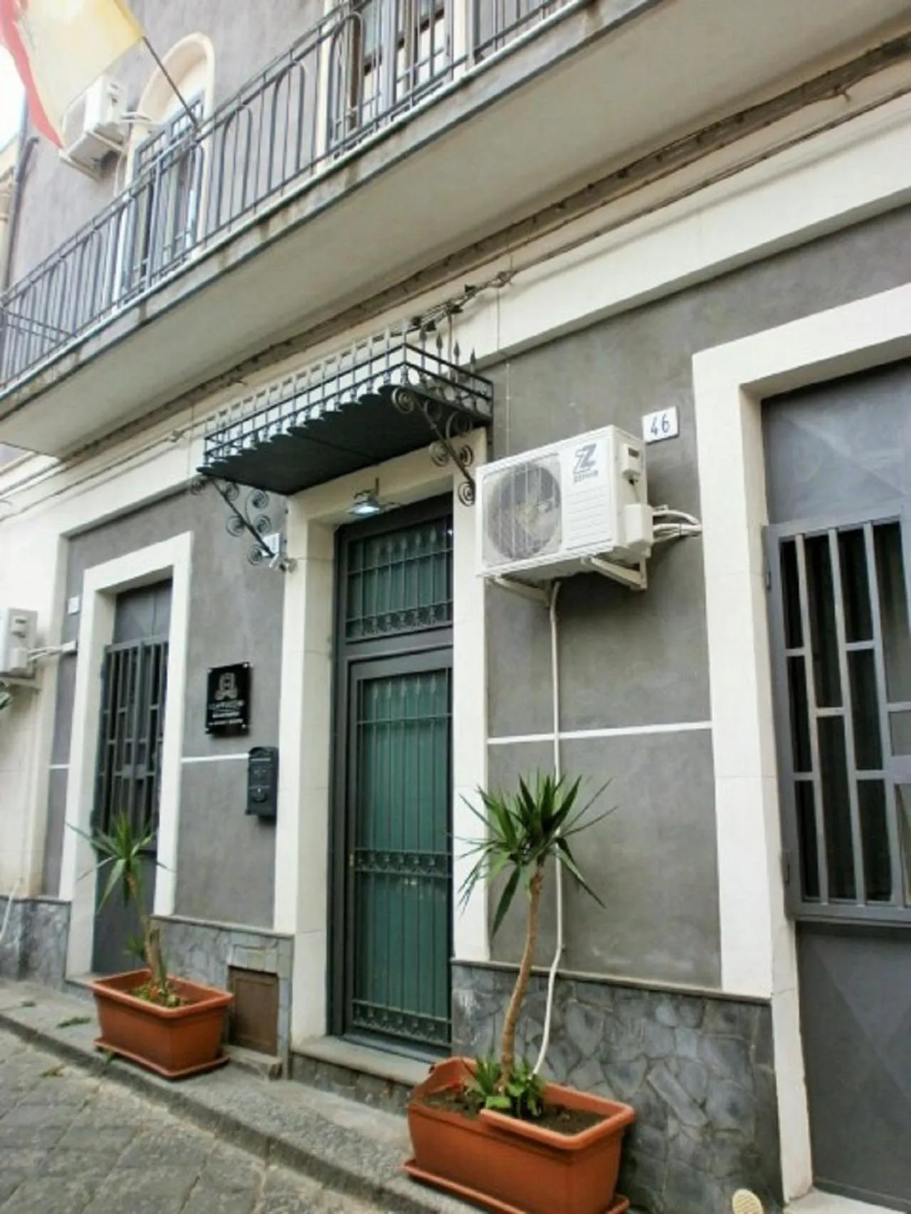 Facade/entrance in I Cappuccini Rooms