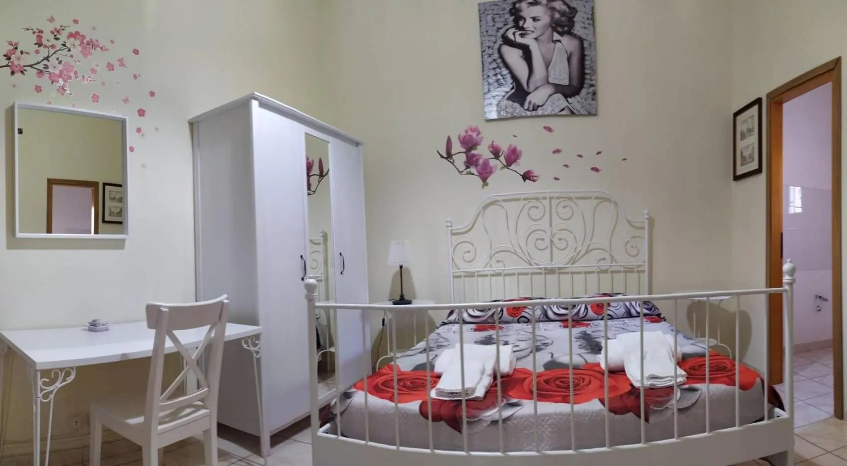 Bed in I Cappuccini Rooms