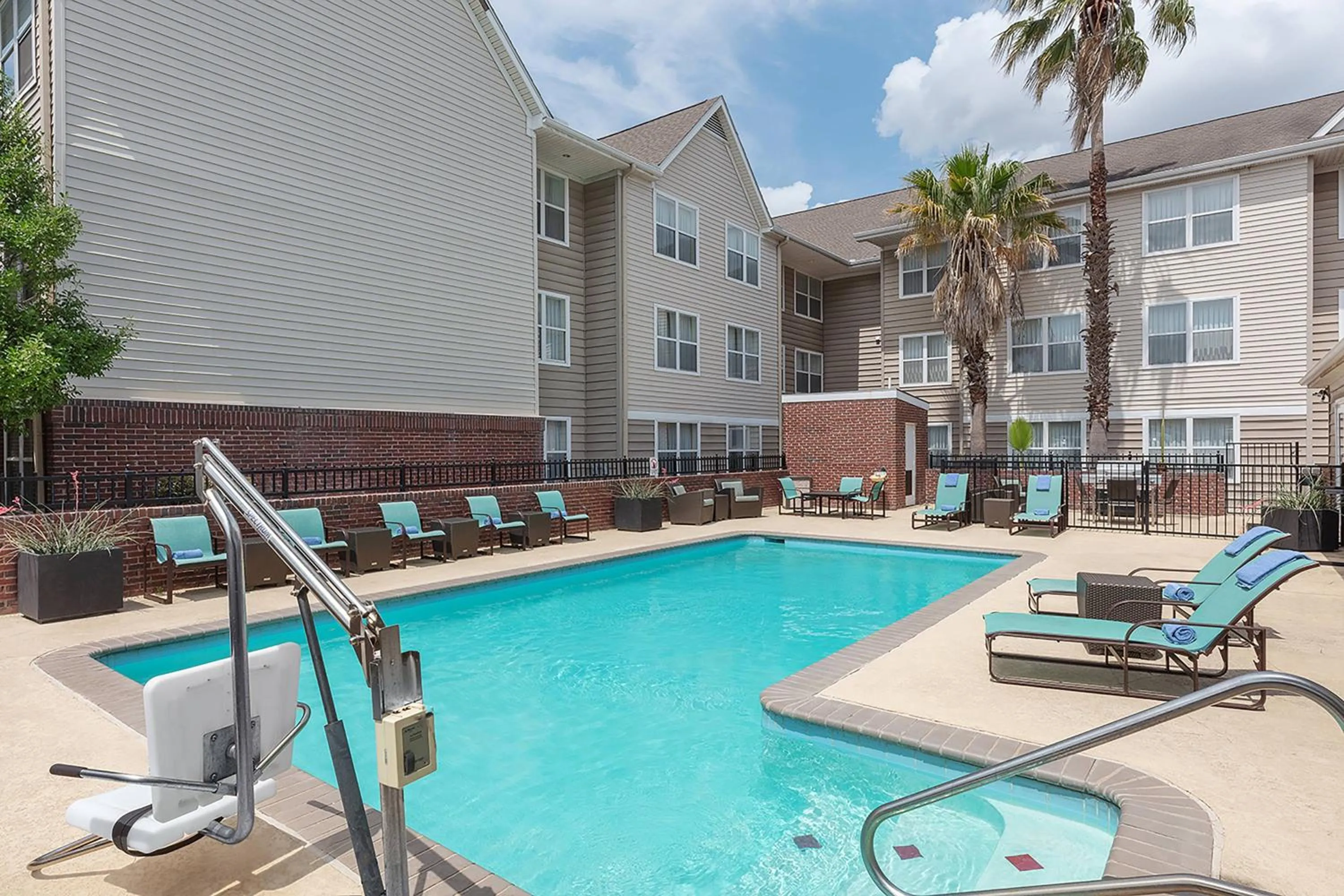Swimming pool in Residence Inn by Marriott Austin Round Rock/Dell Way