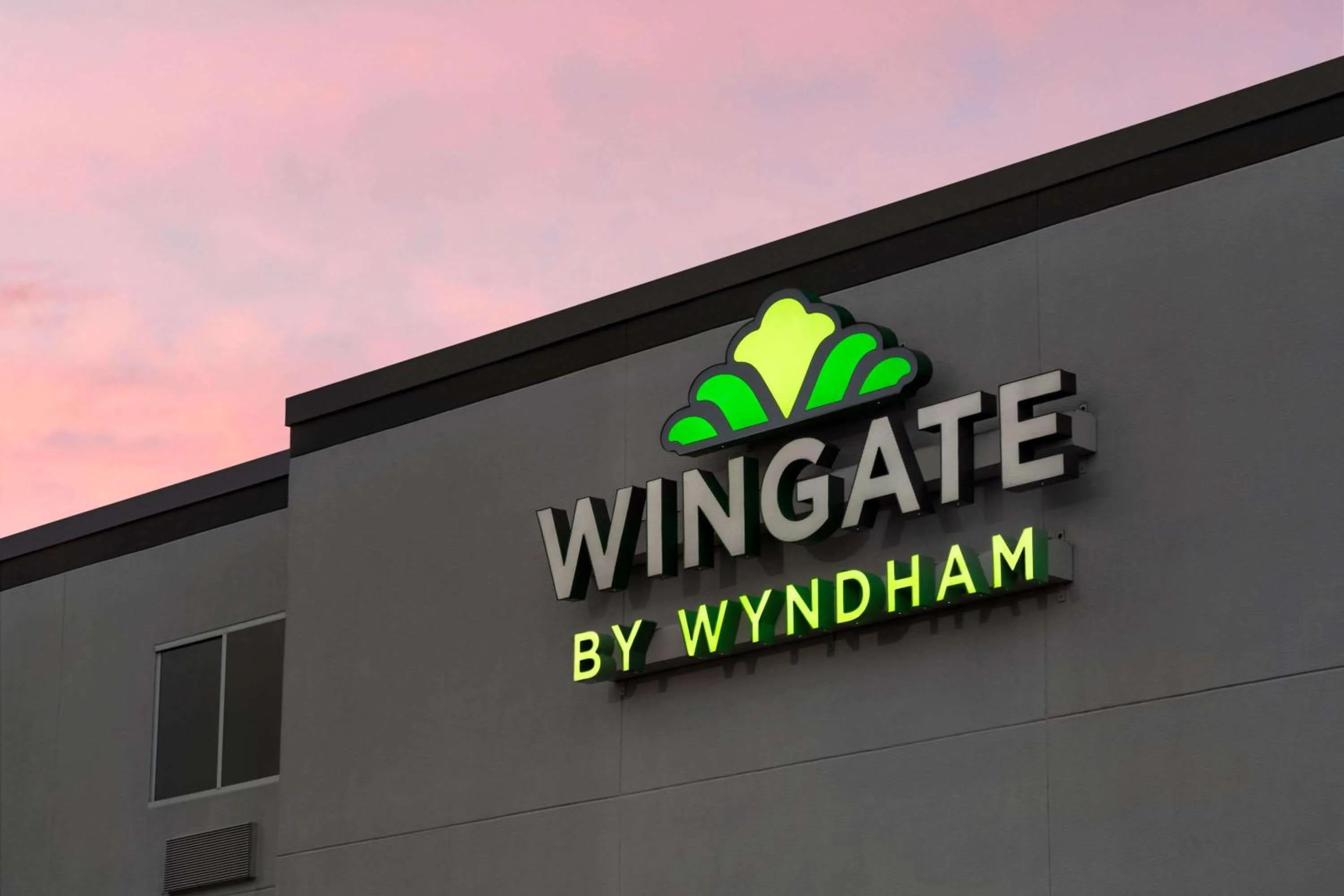 Property building in Wingate by Wyndham Fletcher at Asheville Airport