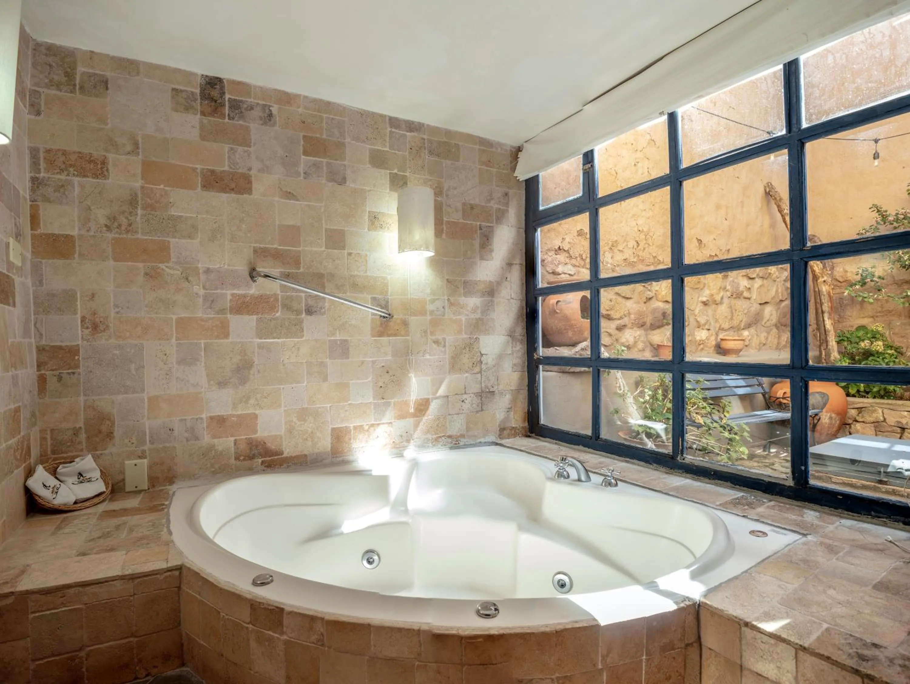 Hot Tub in Tambo del Arriero Hotel Boutique