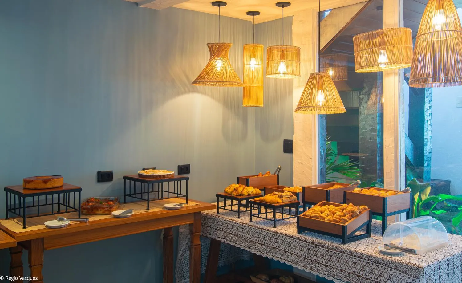 Buffet breakfast in Chez Pitu Praia Hotel