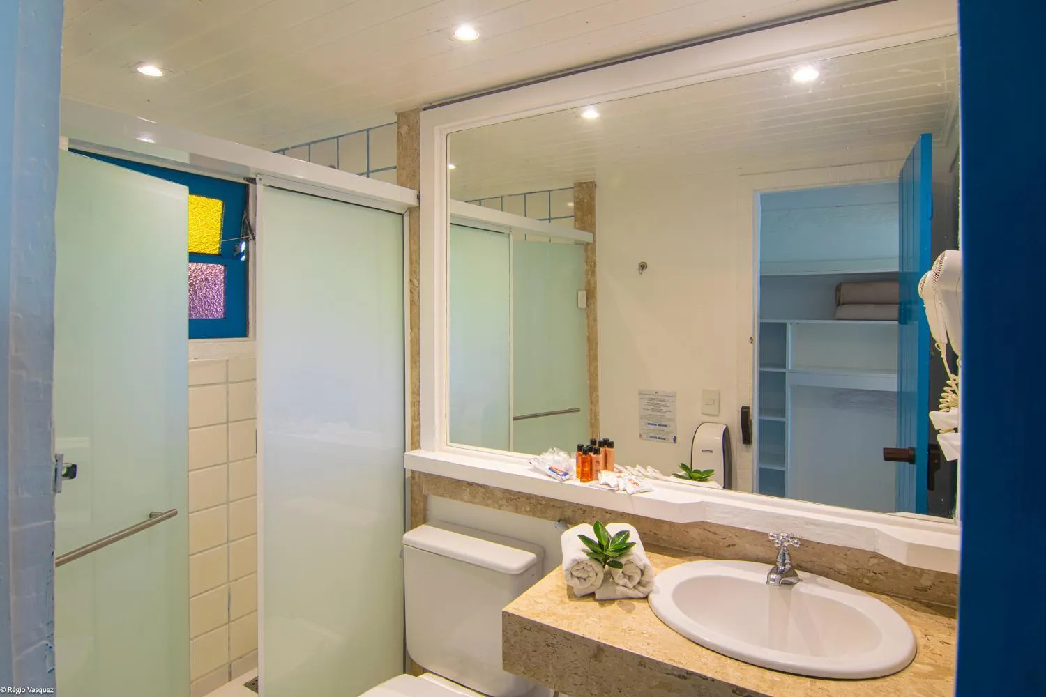 Bathroom in Chez Pitu Praia Hotel