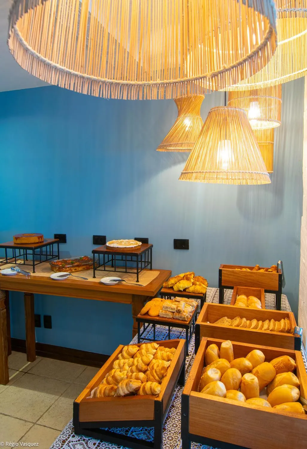 Buffet breakfast in Chez Pitu Praia Hotel