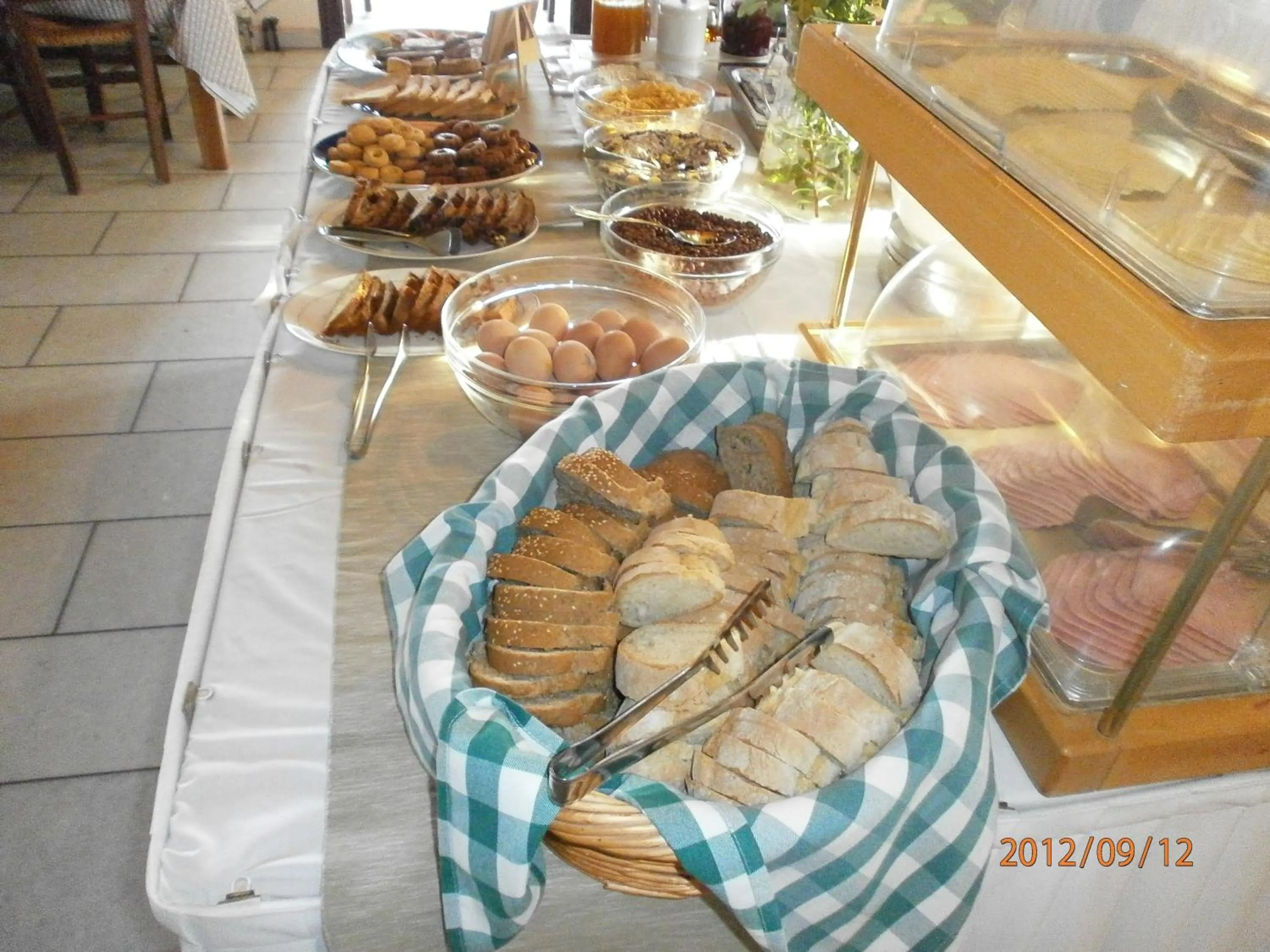 Food and drinks in Alkyoni Beach Hotel