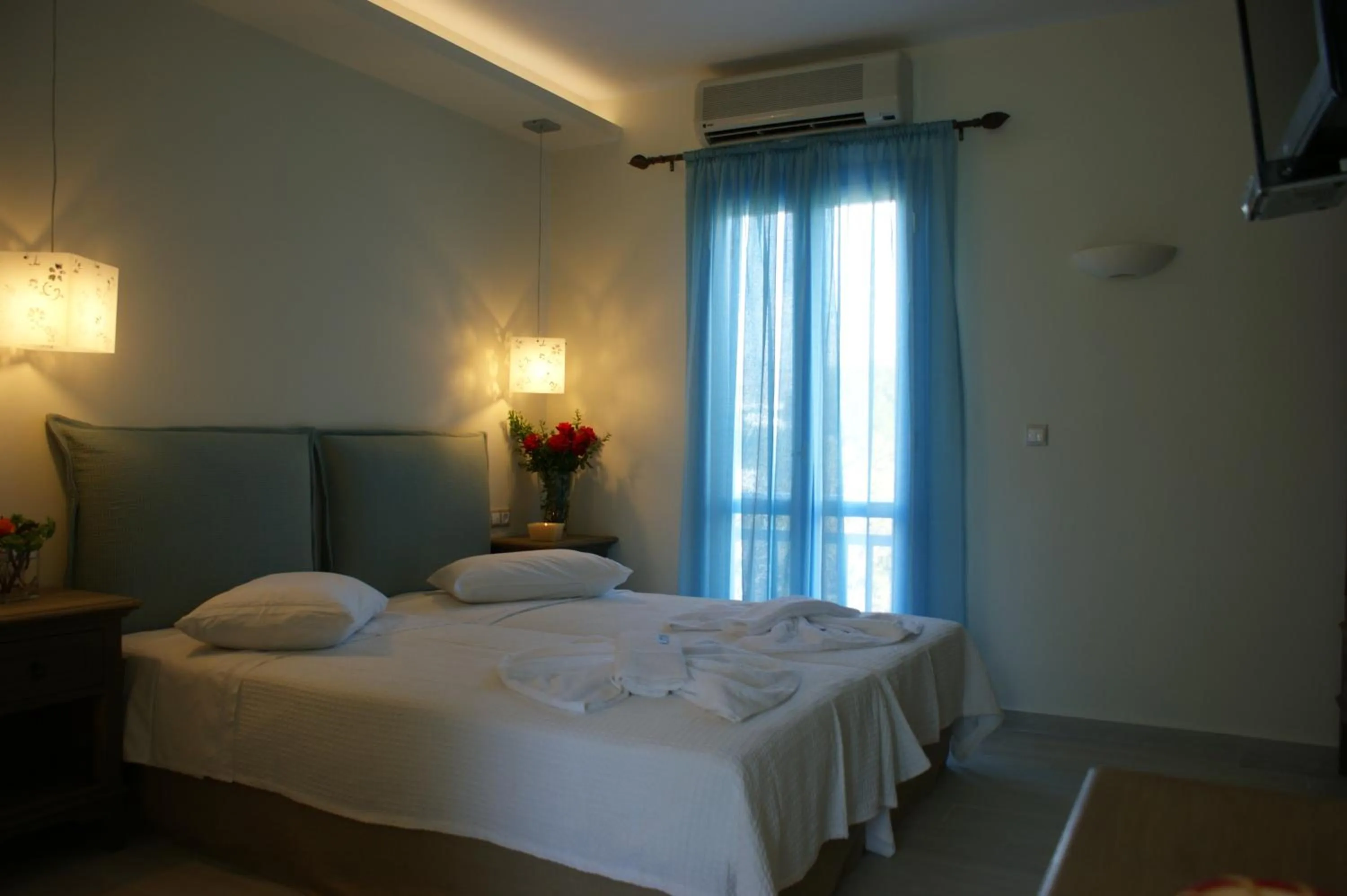 Bed in Alkyoni Beach Hotel
