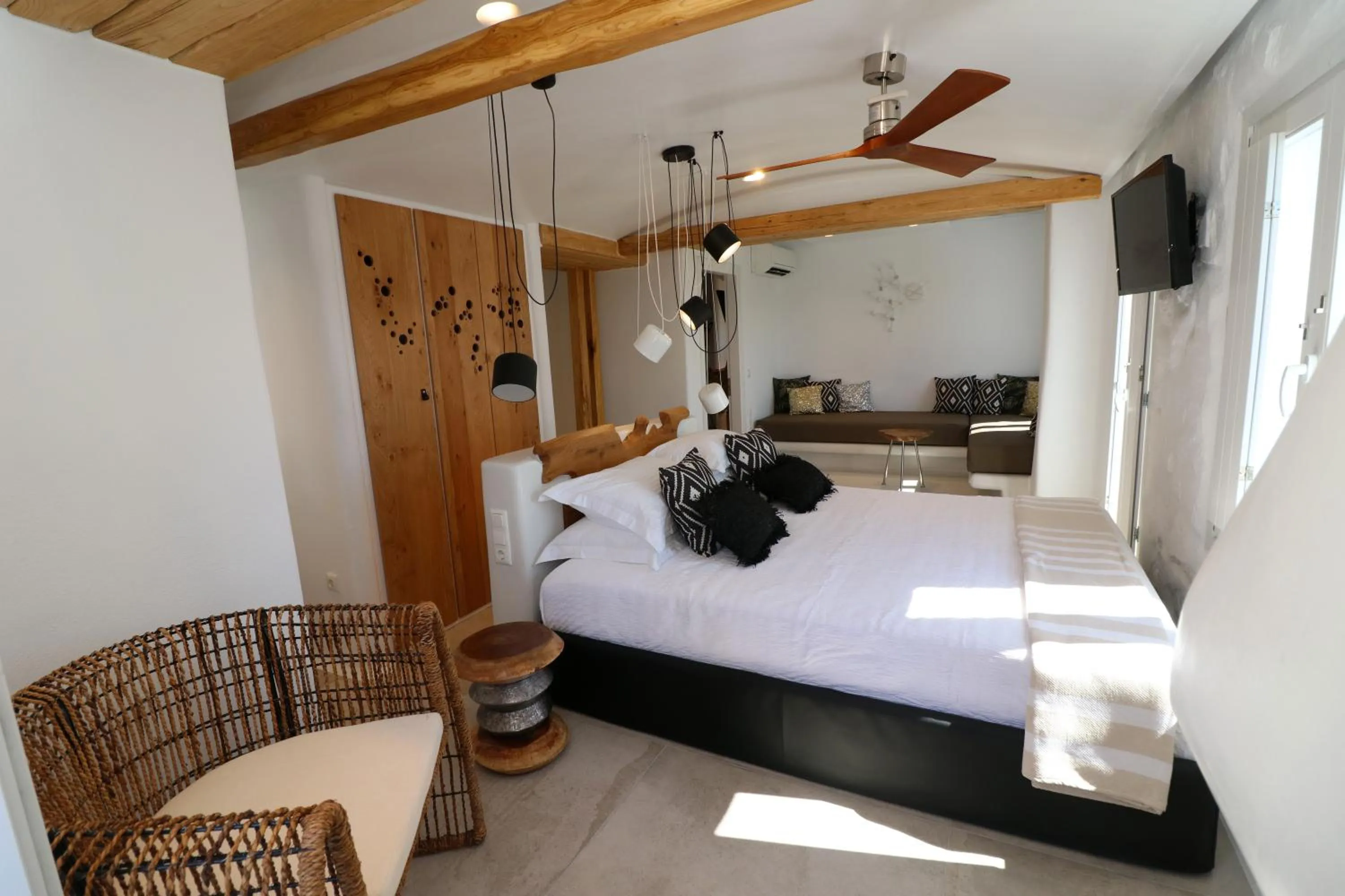 Bed in Alkyoni Beach Hotel