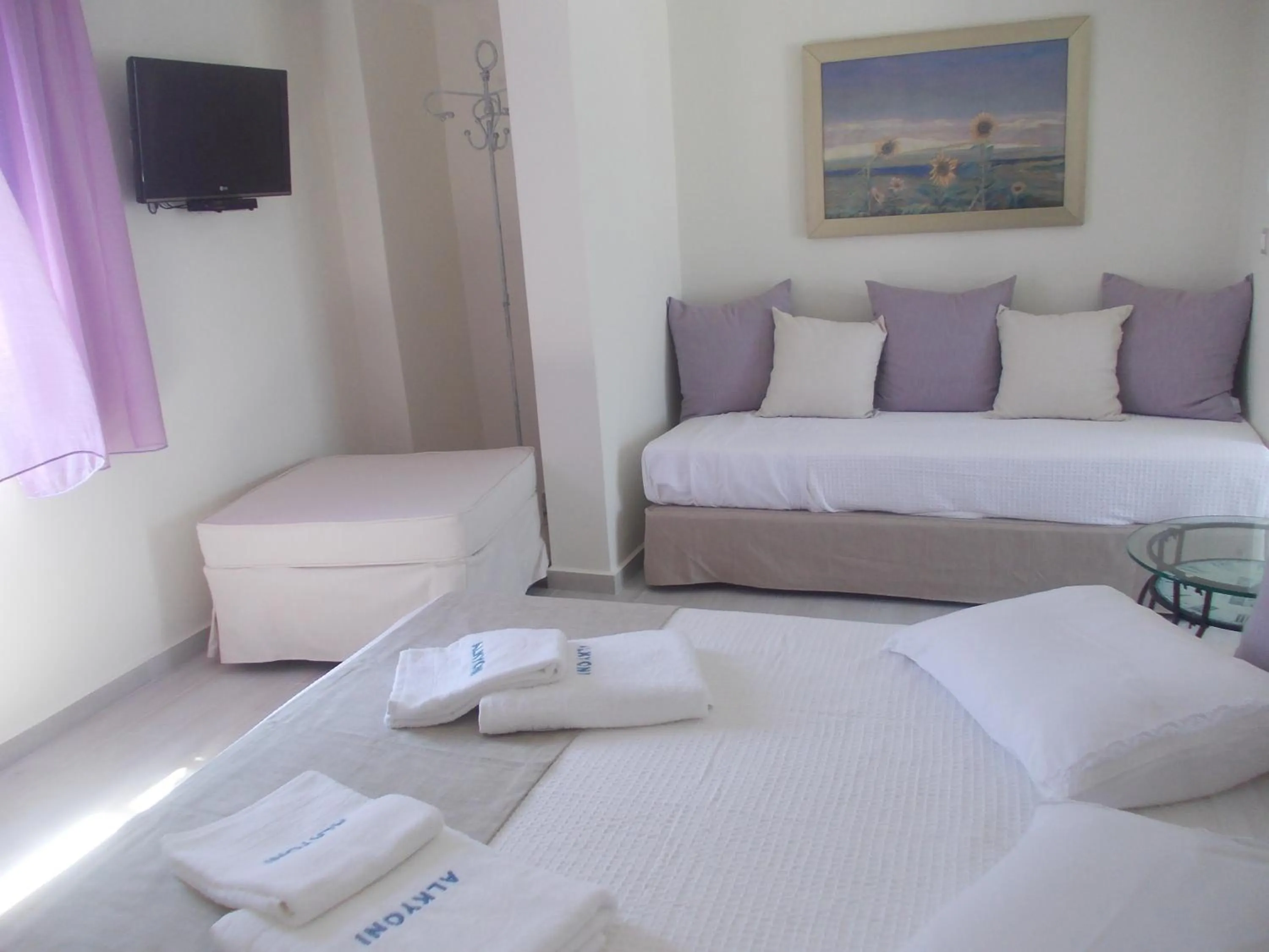 Bed in Alkyoni Beach Hotel