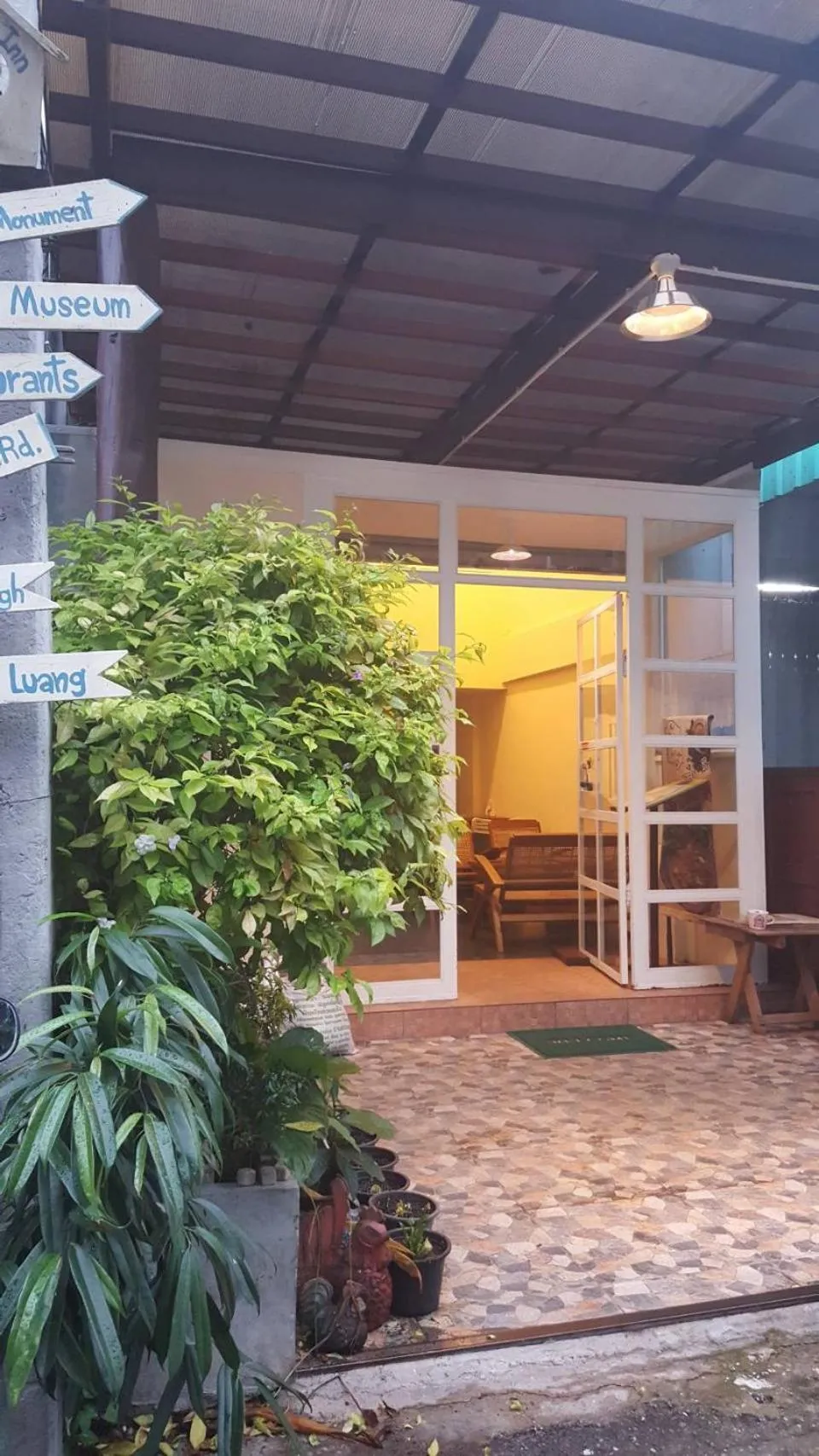 Facade/entrance in The Commonroom CNX