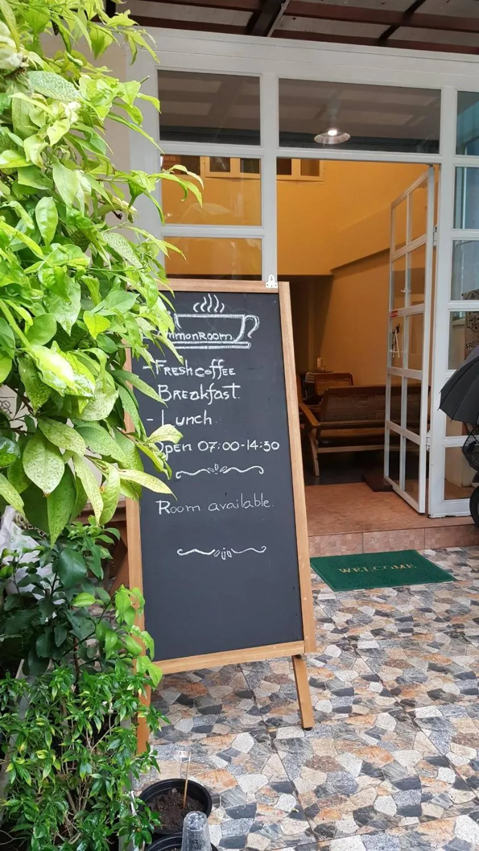 Text overlay in The Commonroom CNX