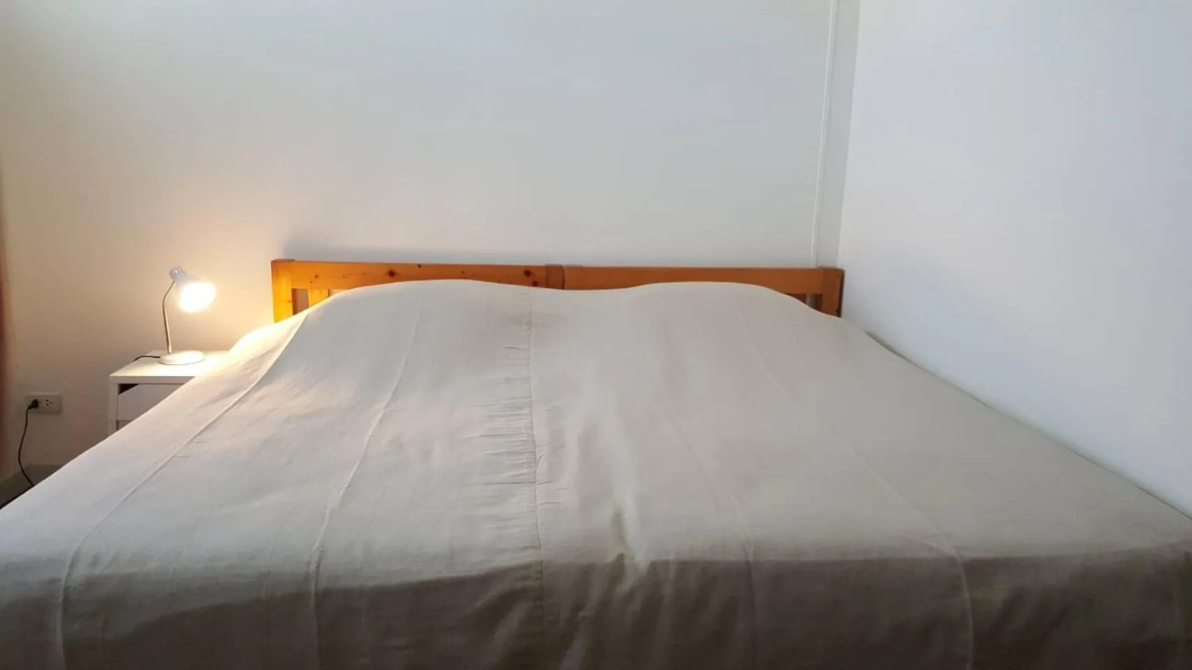 Bed in The Commonroom CNX