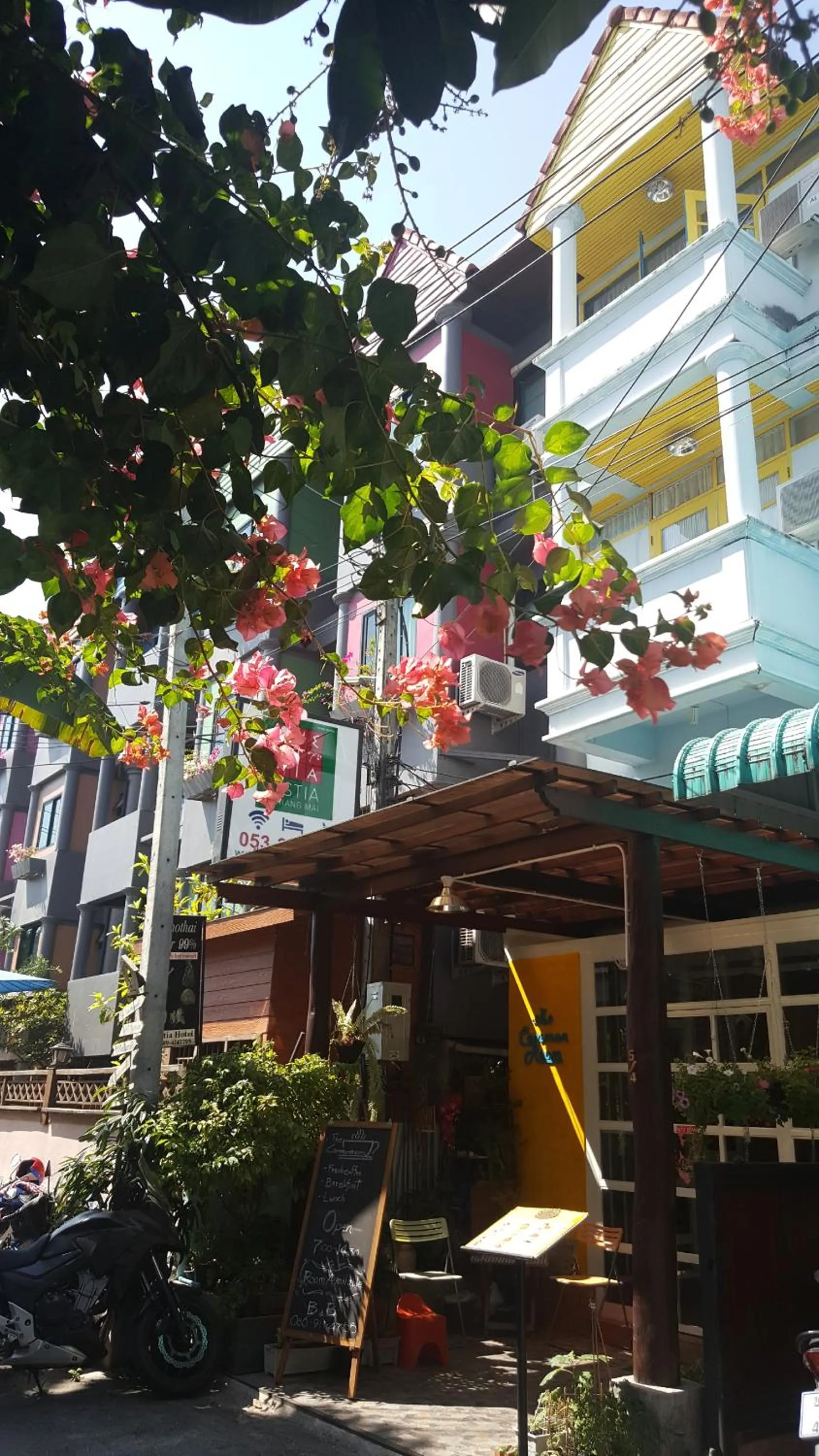 Facade/entrance in The Commonroom CNX