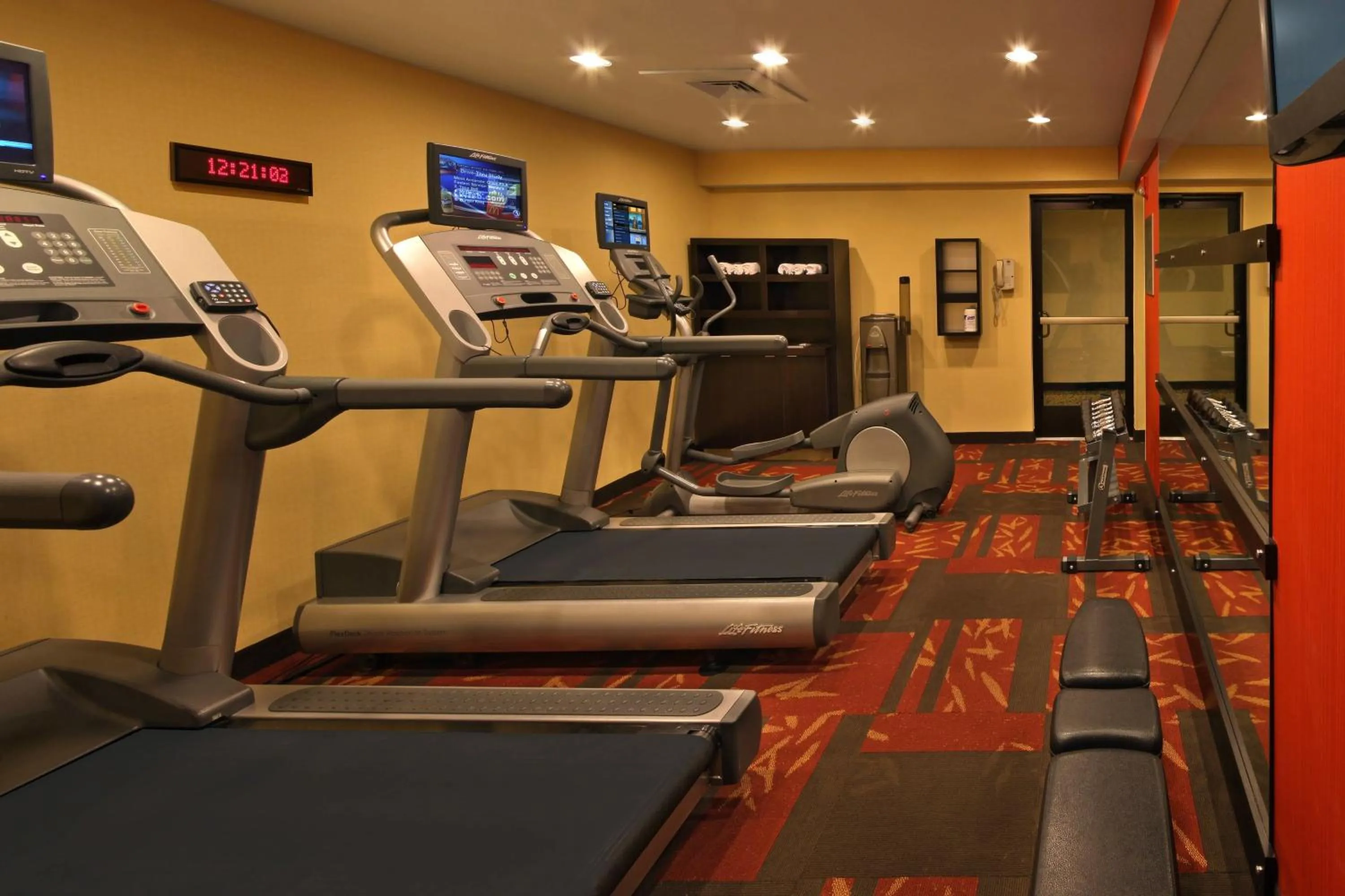 Fitness centre/facilities in Courtyard Hartford Cromwell