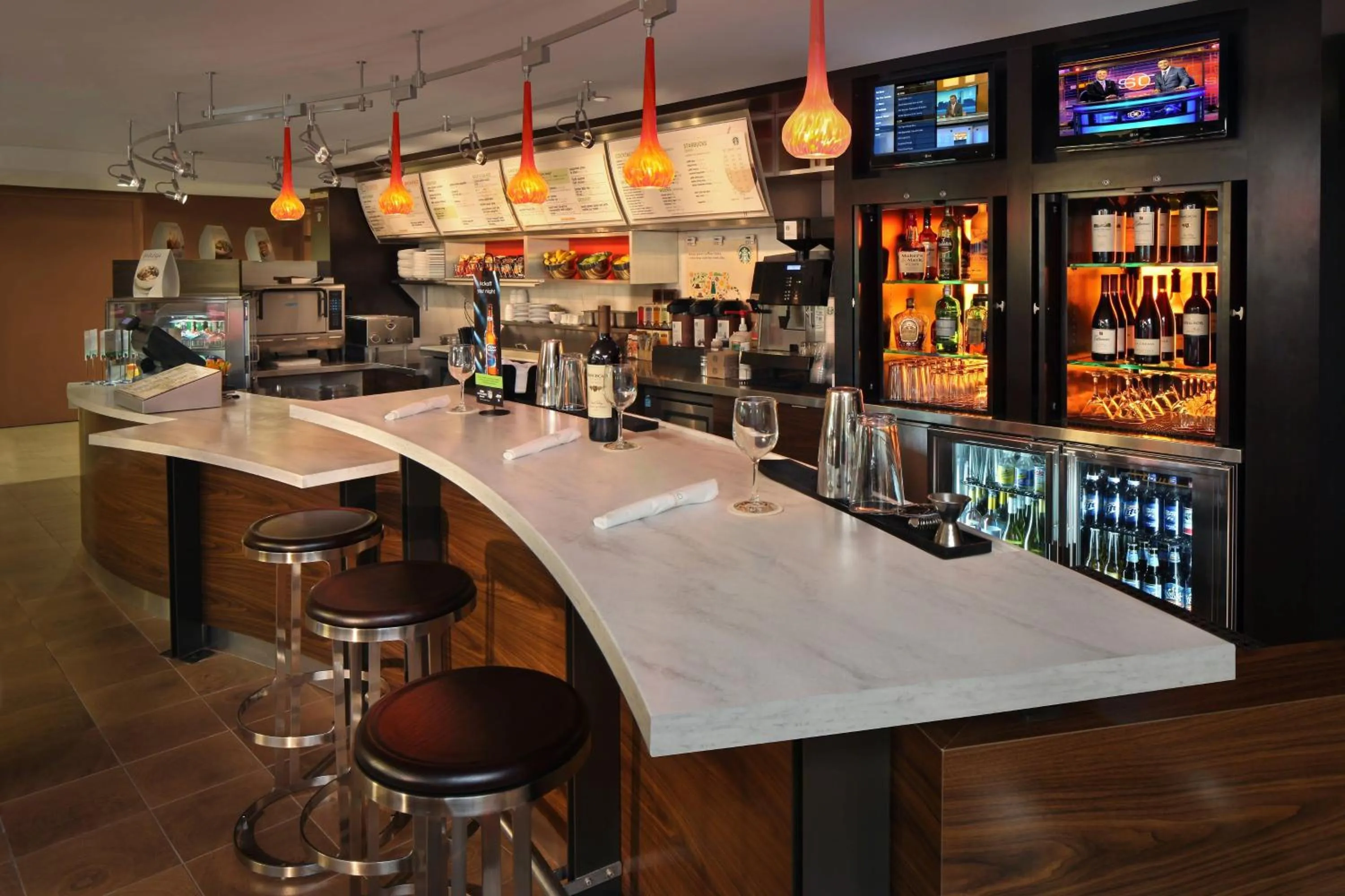 Lounge or bar in Courtyard Hartford Cromwell