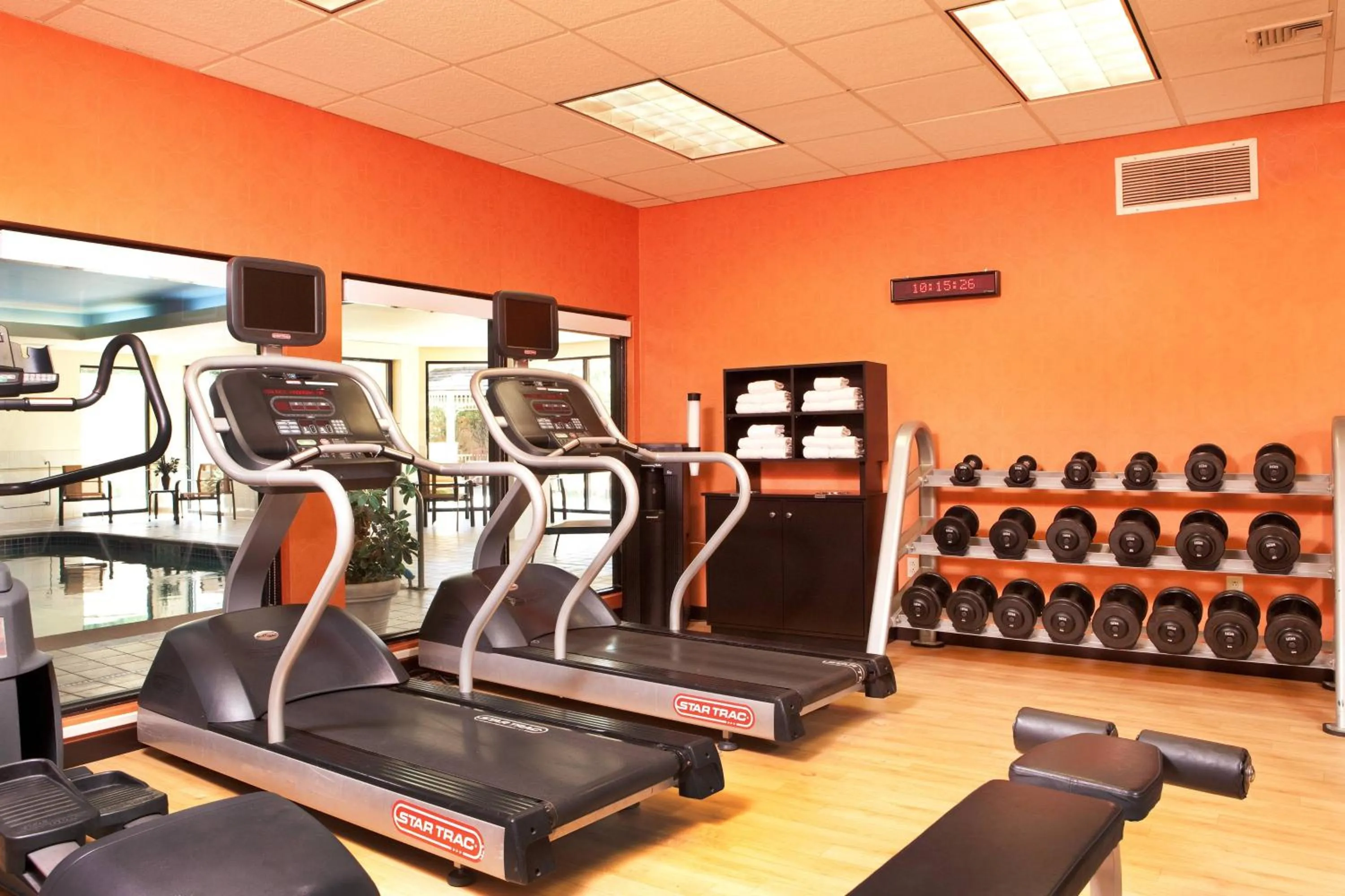 Fitness centre/facilities in Courtyard Hartford Manchester