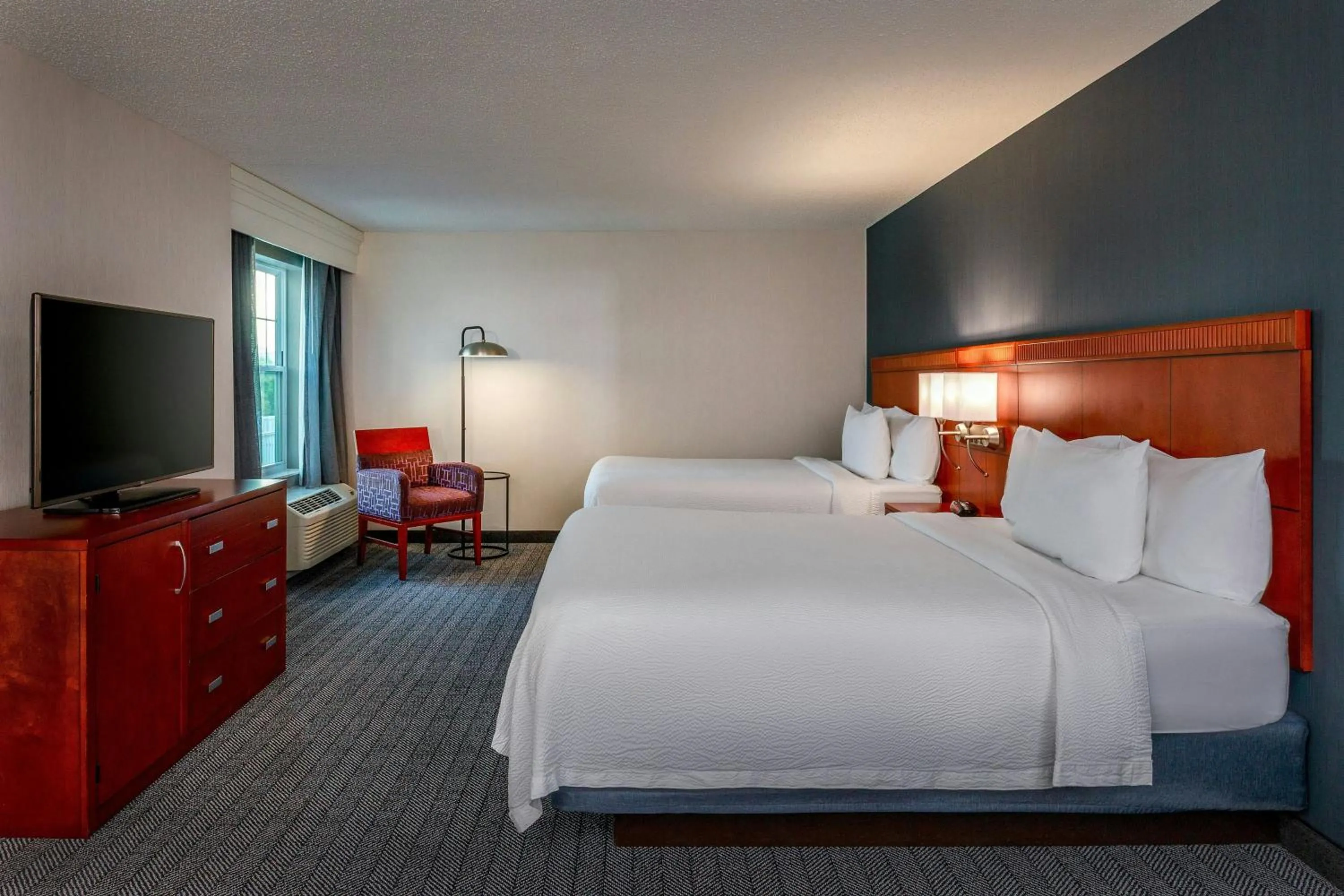 Bedroom, Bed in Courtyard Hadley Amherst