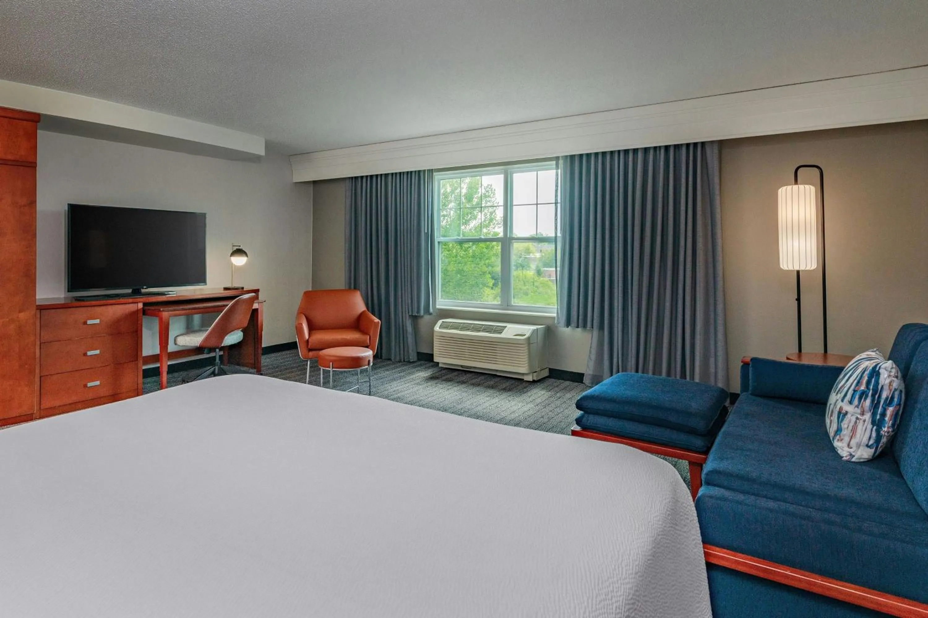 Photo of the whole room, Bed in Courtyard Hadley Amherst