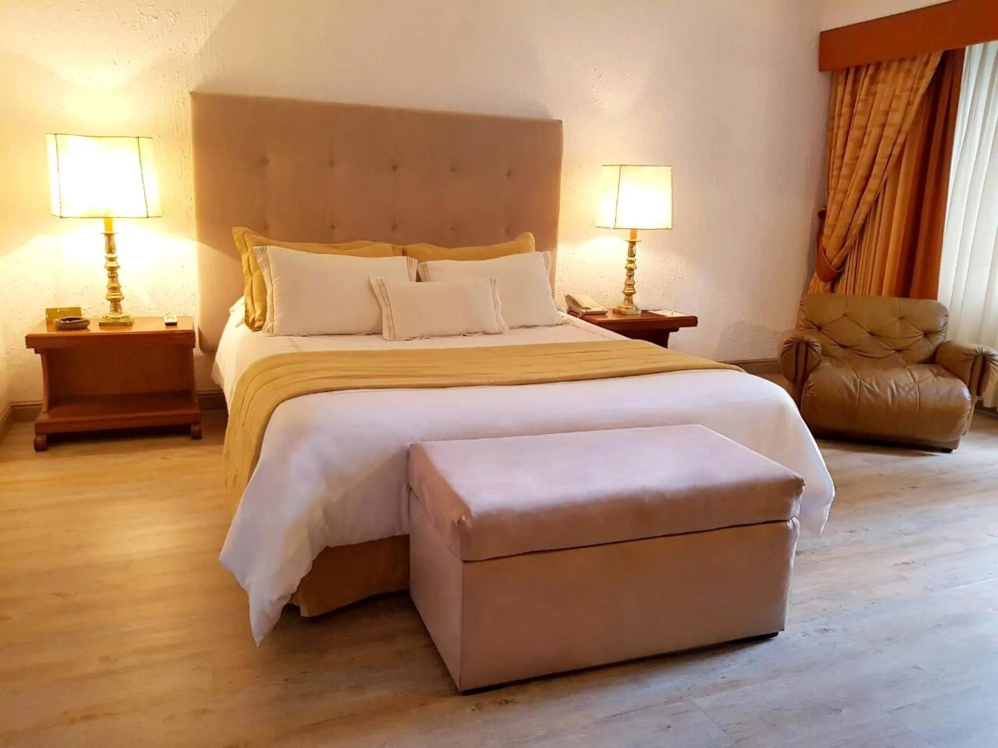 Photo of the whole room, Bed in Antara Hotel & Suites - Miraflores