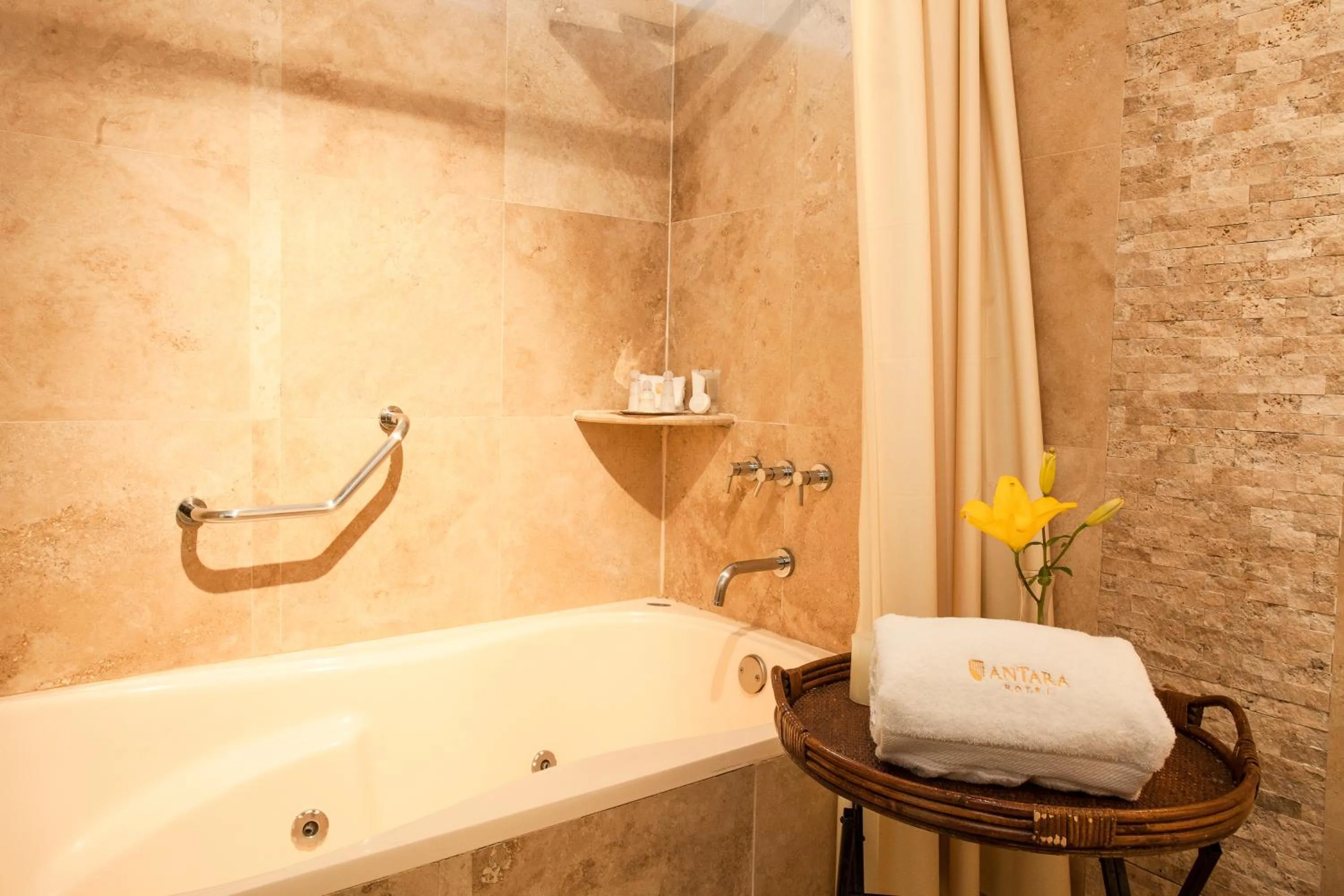 Hot Tub in Antara Hotel & Suites - Miraflores