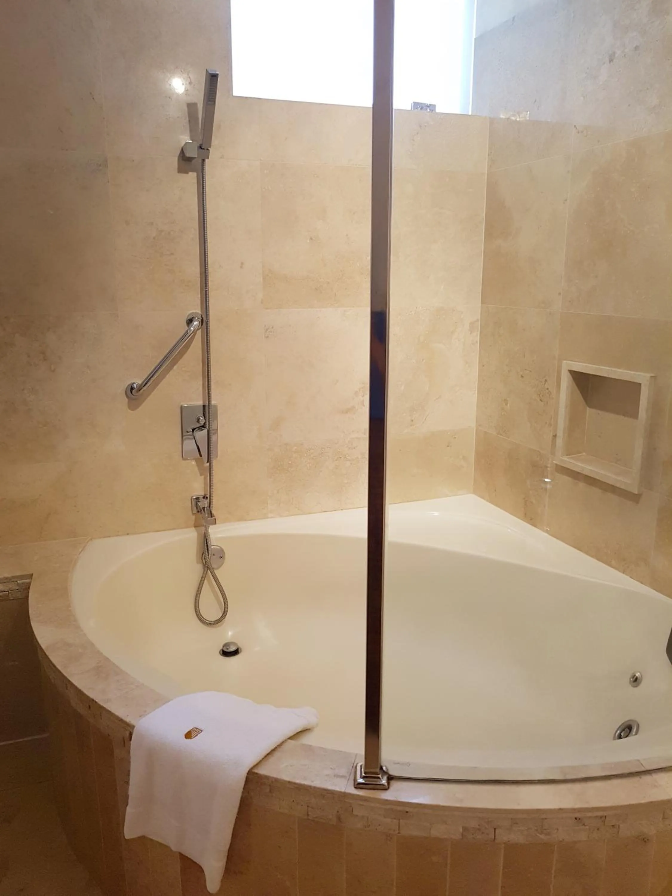 Hot Tub in Antara Hotel & Suites - Miraflores