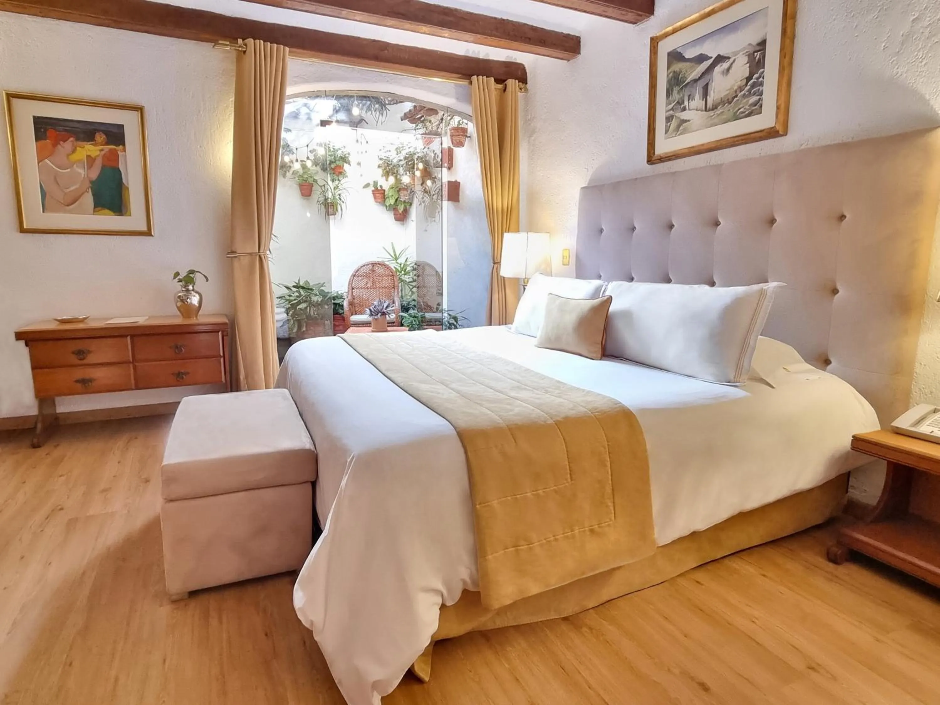 Photo of the whole room, Bed in Antara Hotel & Suites - Miraflores