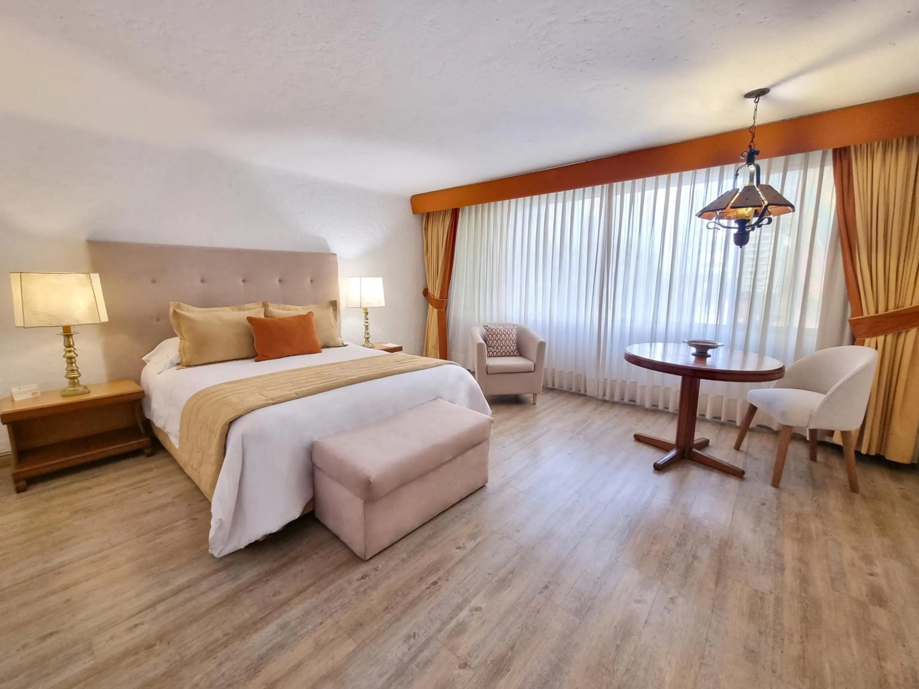 Photo of the whole room, Bed in Antara Hotel & Suites - Miraflores