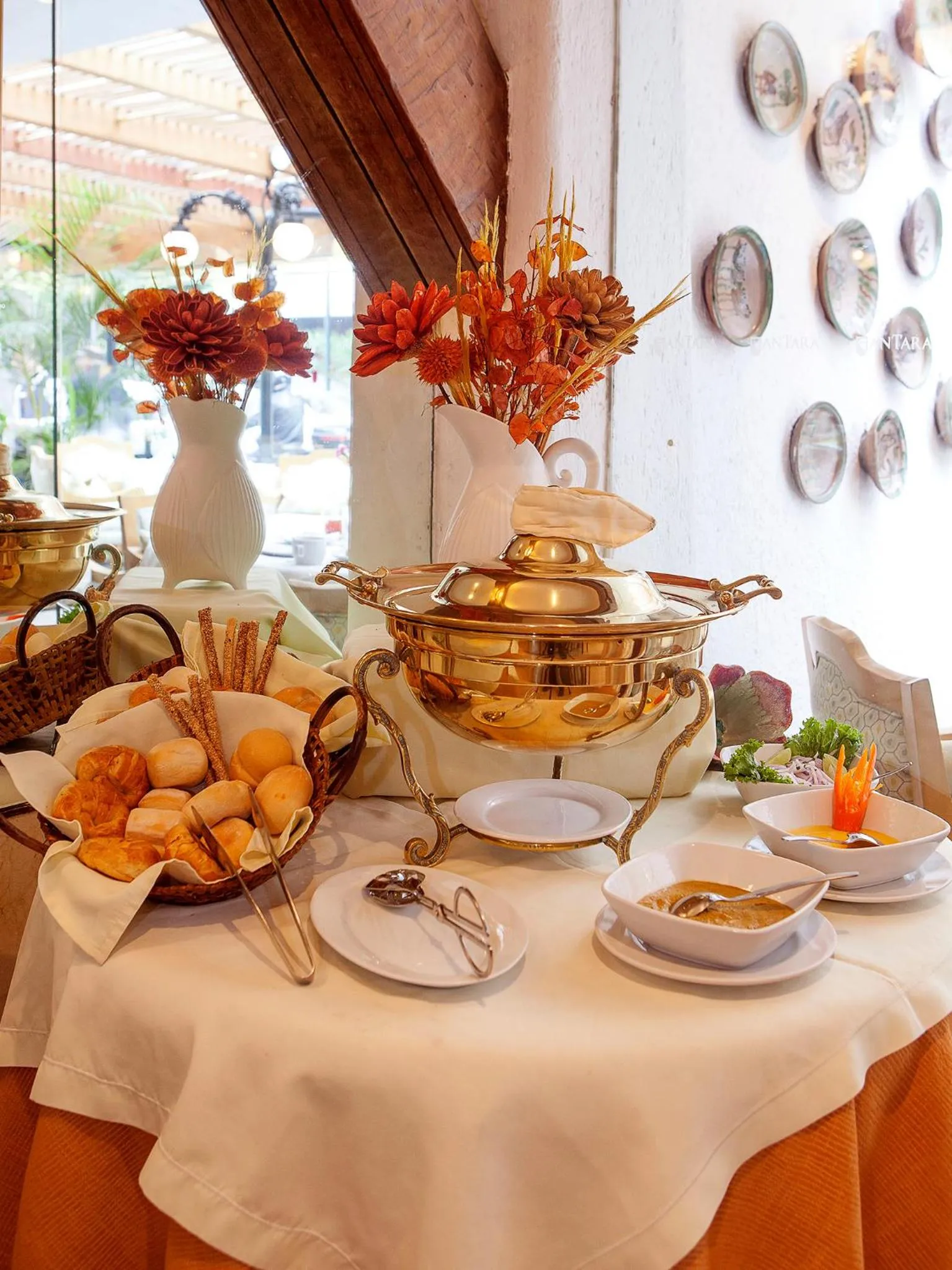 Buffet breakfast in Antara Hotel & Suites - Miraflores