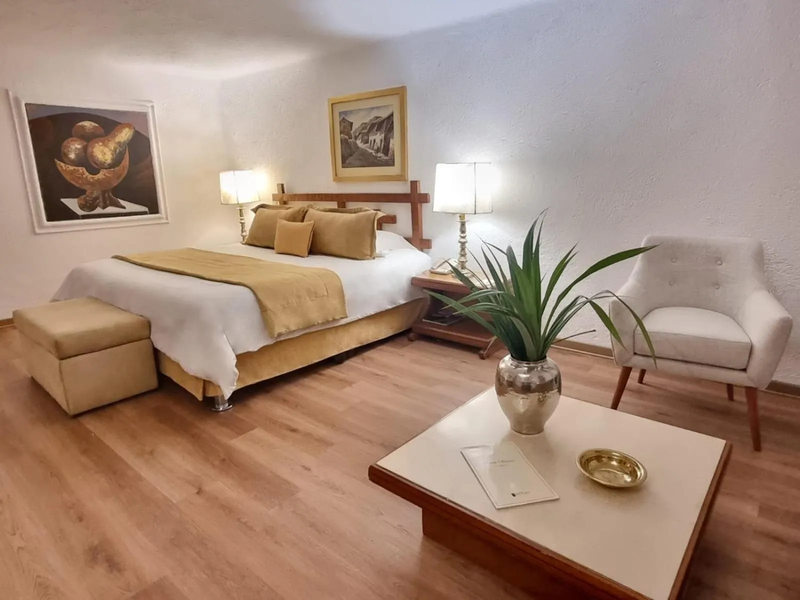 Photo of the whole room, Bed in Antara Hotel & Suites - Miraflores