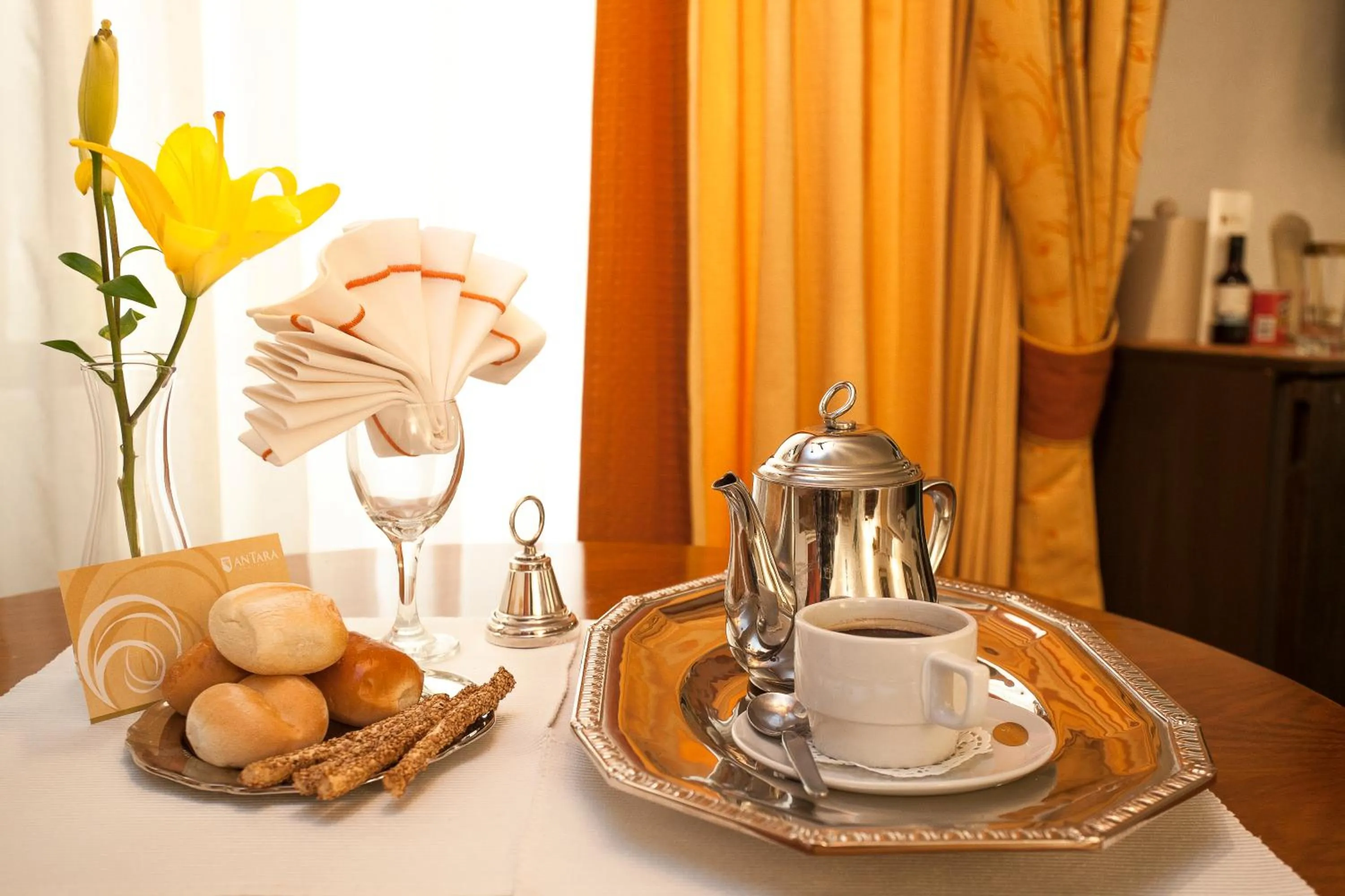 Food and drinks in Antara Hotel & Suites - Miraflores