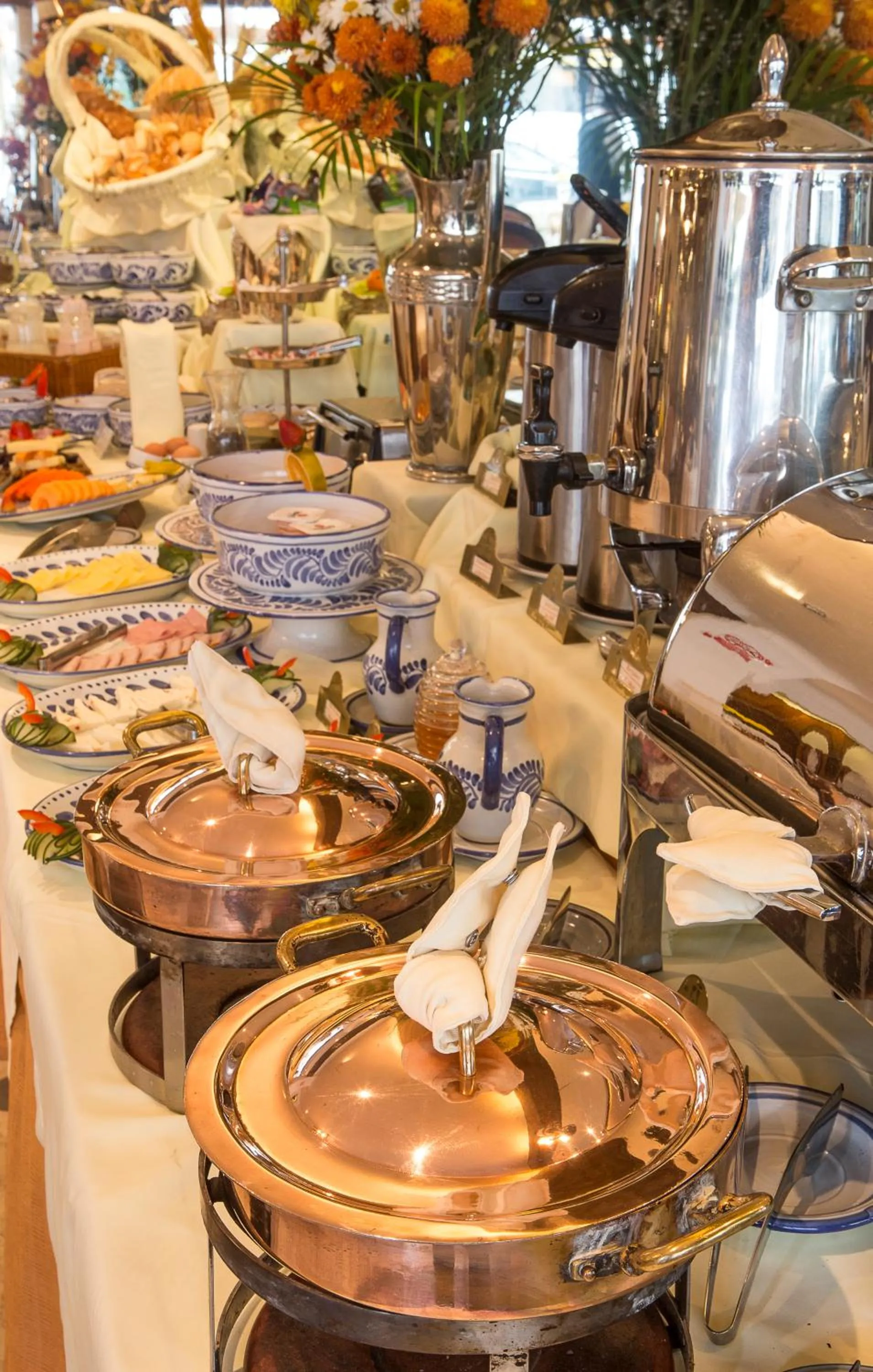 Buffet breakfast in Antara Hotel & Suites - Miraflores