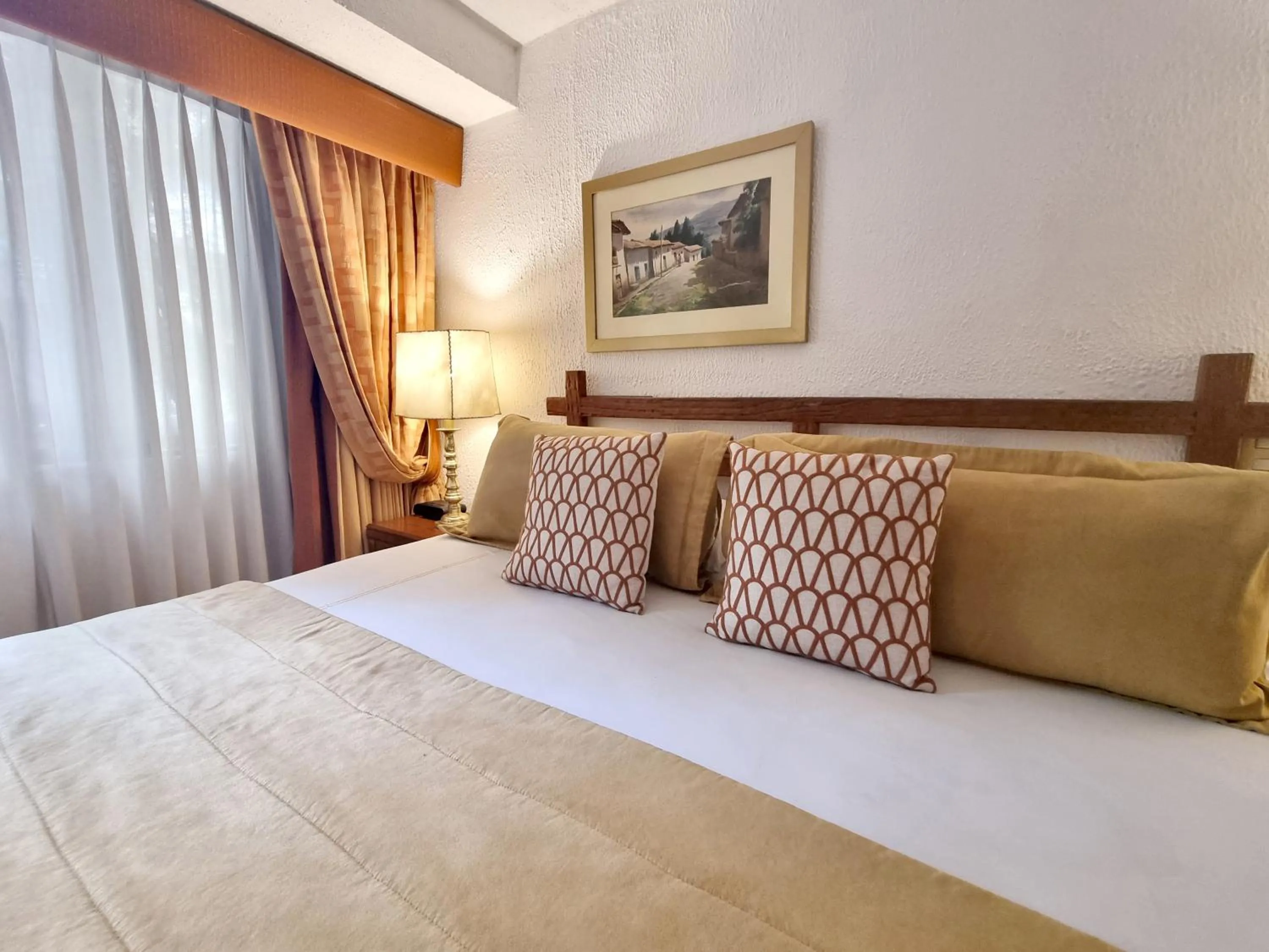 Photo of the whole room, Bed in Antara Hotel & Suites - Miraflores