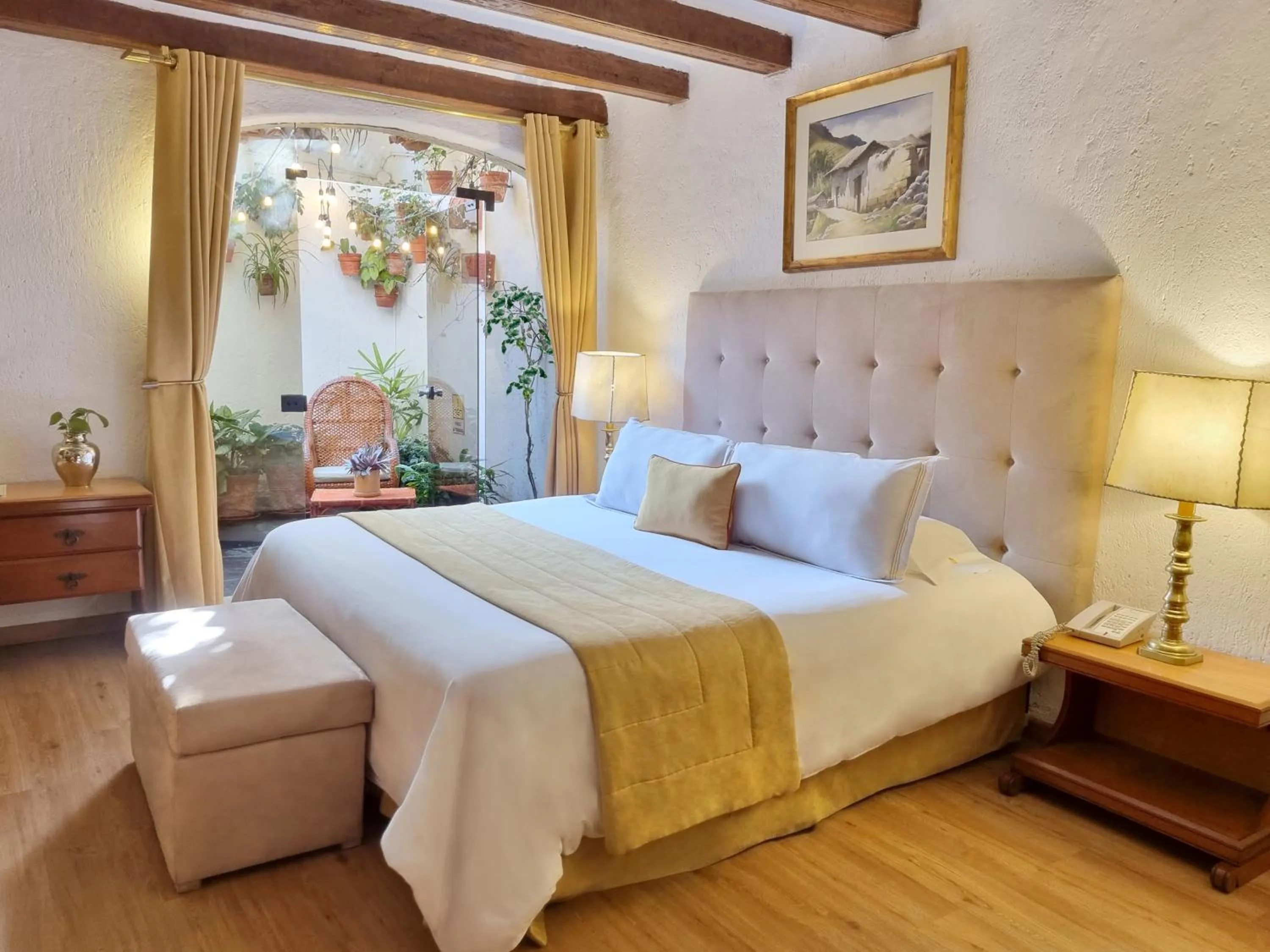 Photo of the whole room, Bed in Antara Hotel & Suites - Miraflores