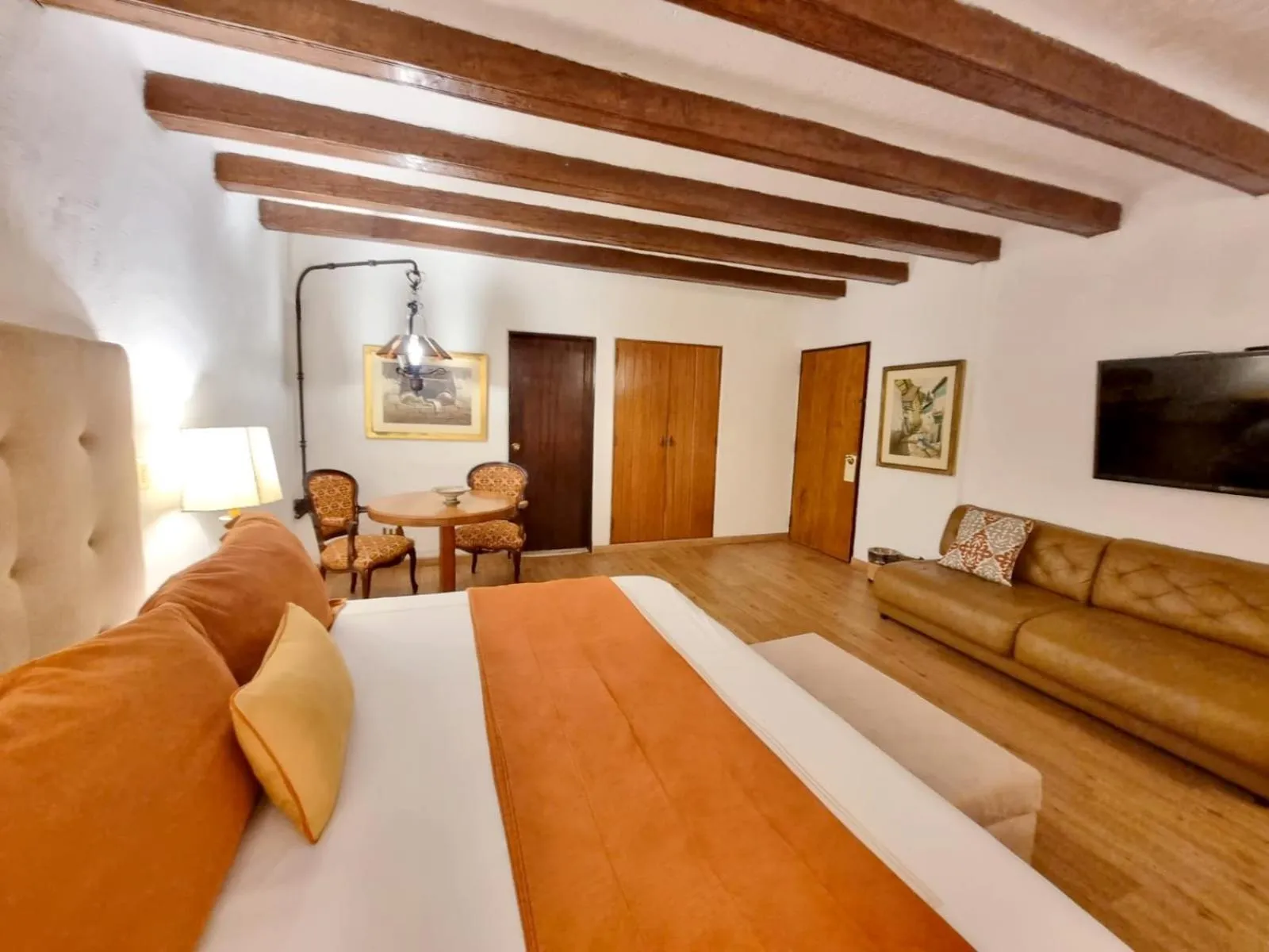 Photo of the whole room, Bed in Antara Hotel & Suites - Miraflores