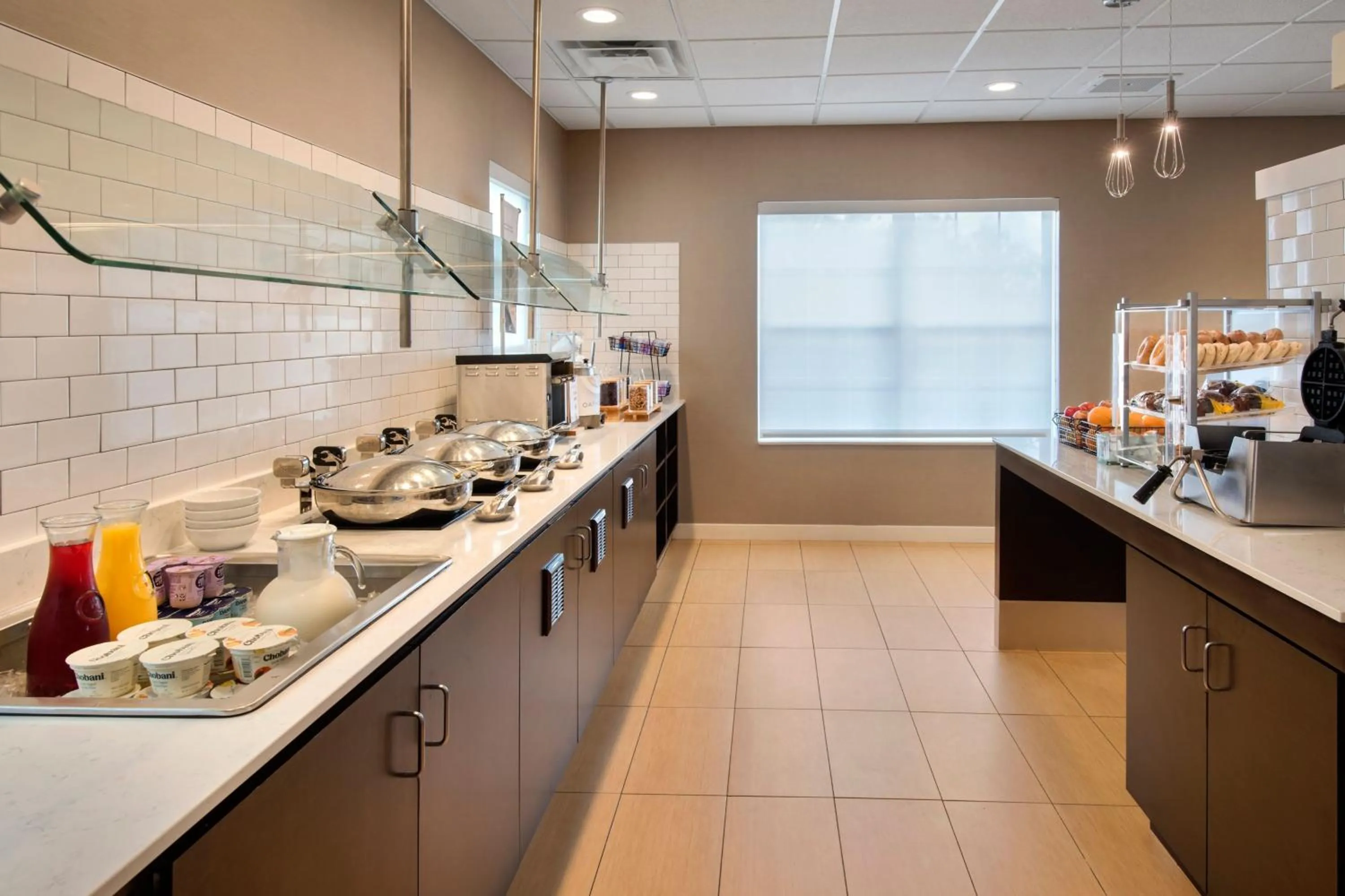 Breakfast in Residence Inn Hartford Manchester