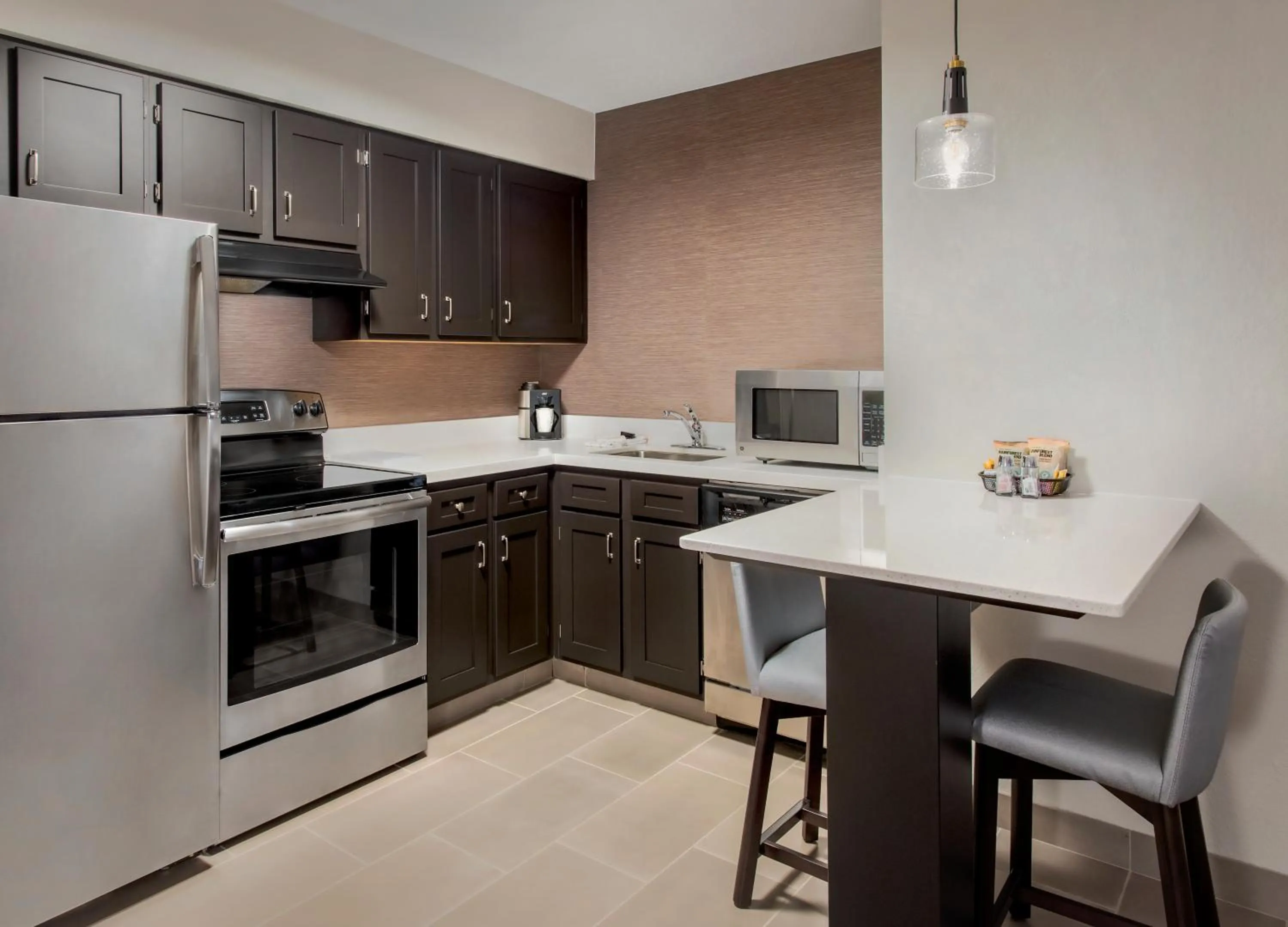 Kitchen or kitchenette in Residence Inn Hartford Manchester