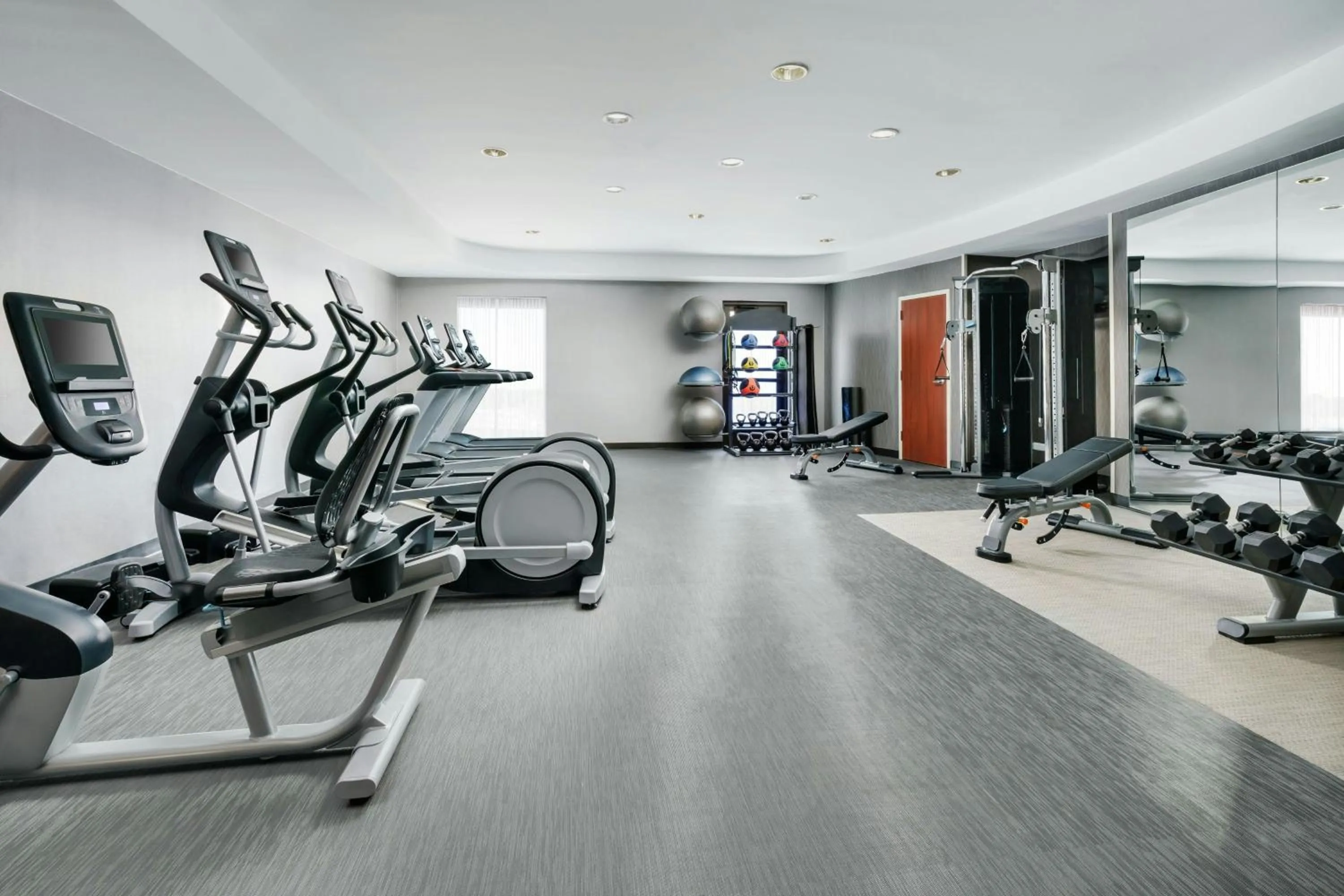 Fitness centre/facilities in Courtyard Hartford Farmington