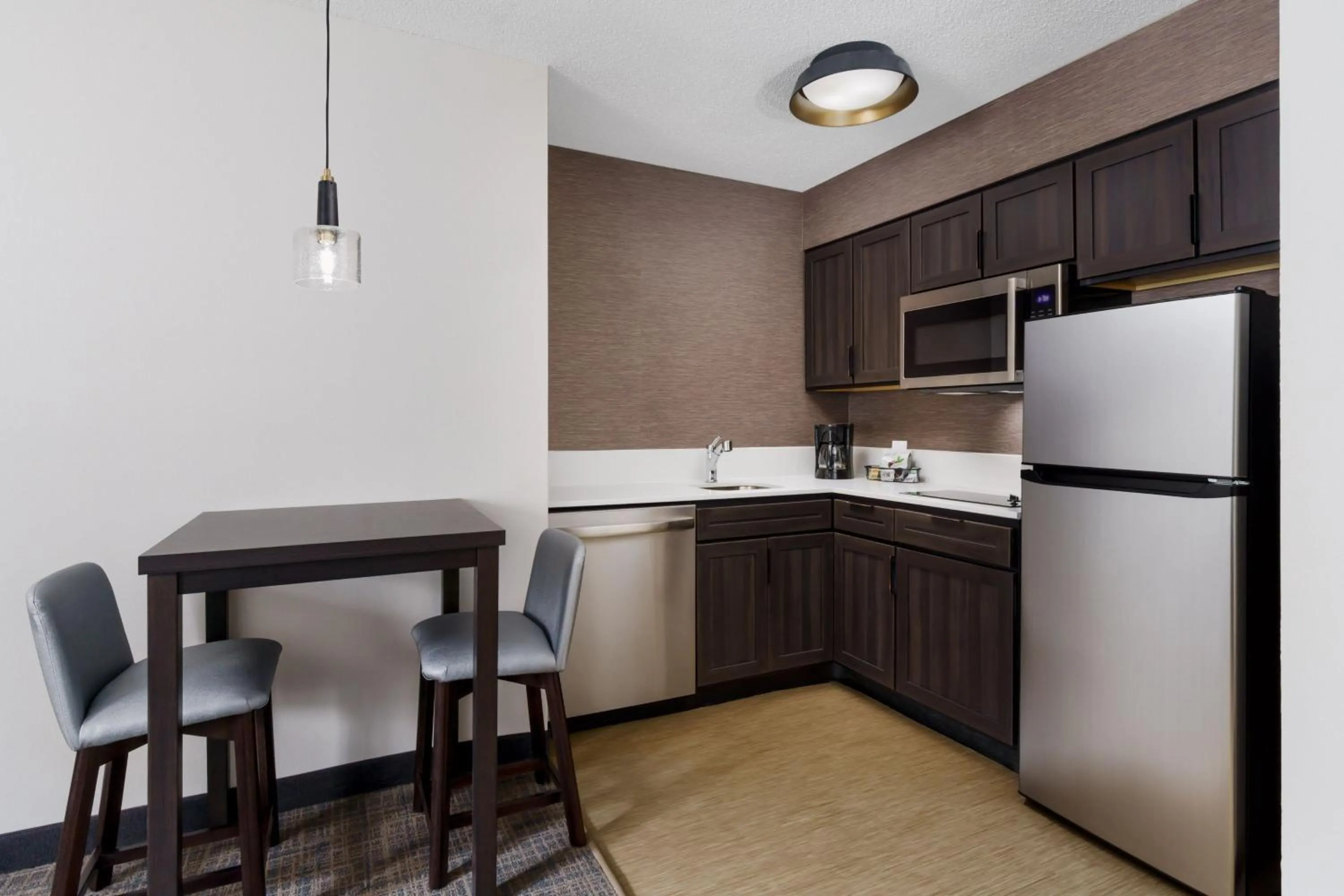 Kitchen or kitchenette in Residence Inn Hartford Rocky Hill