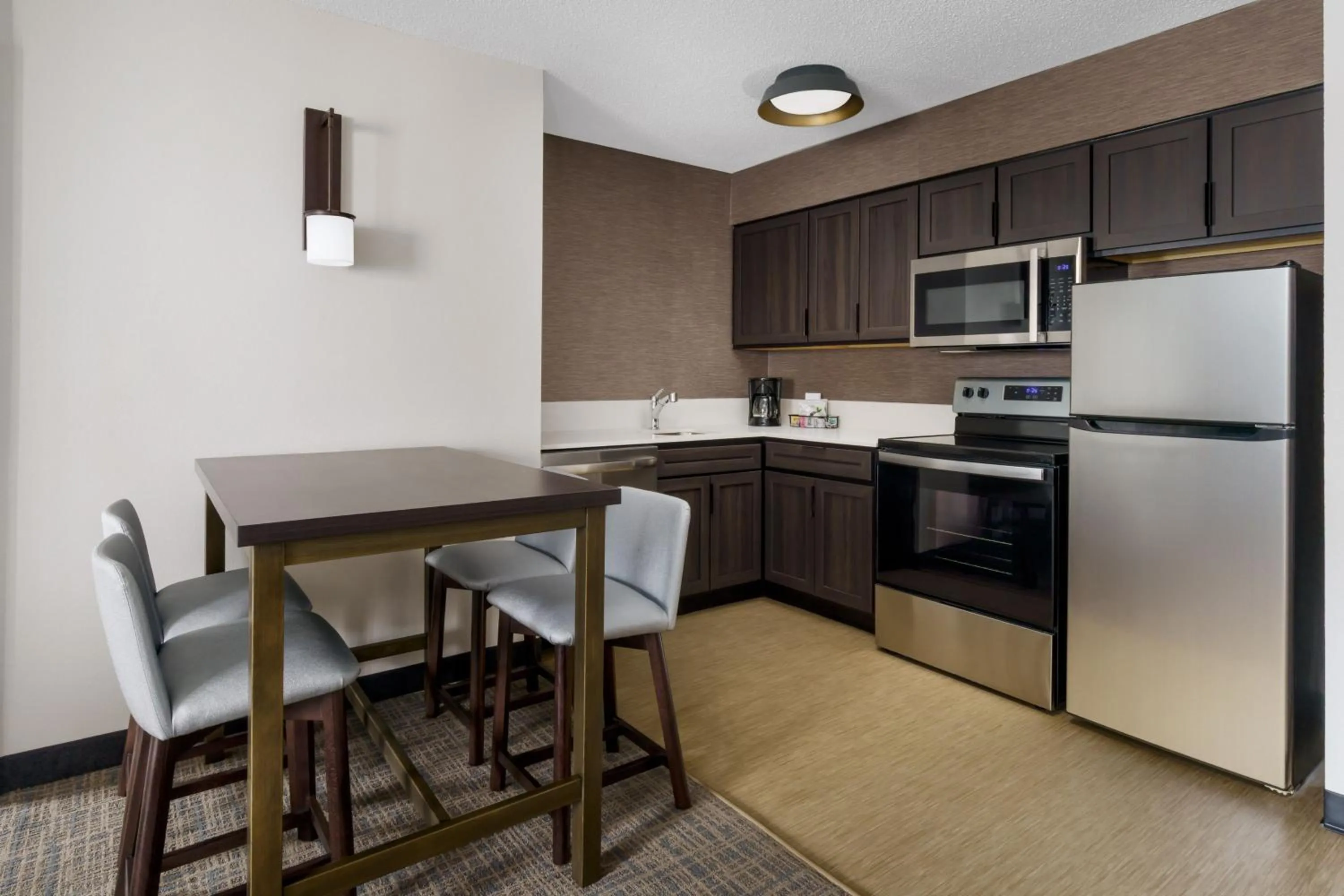 Kitchen or kitchenette in Residence Inn Hartford Rocky Hill