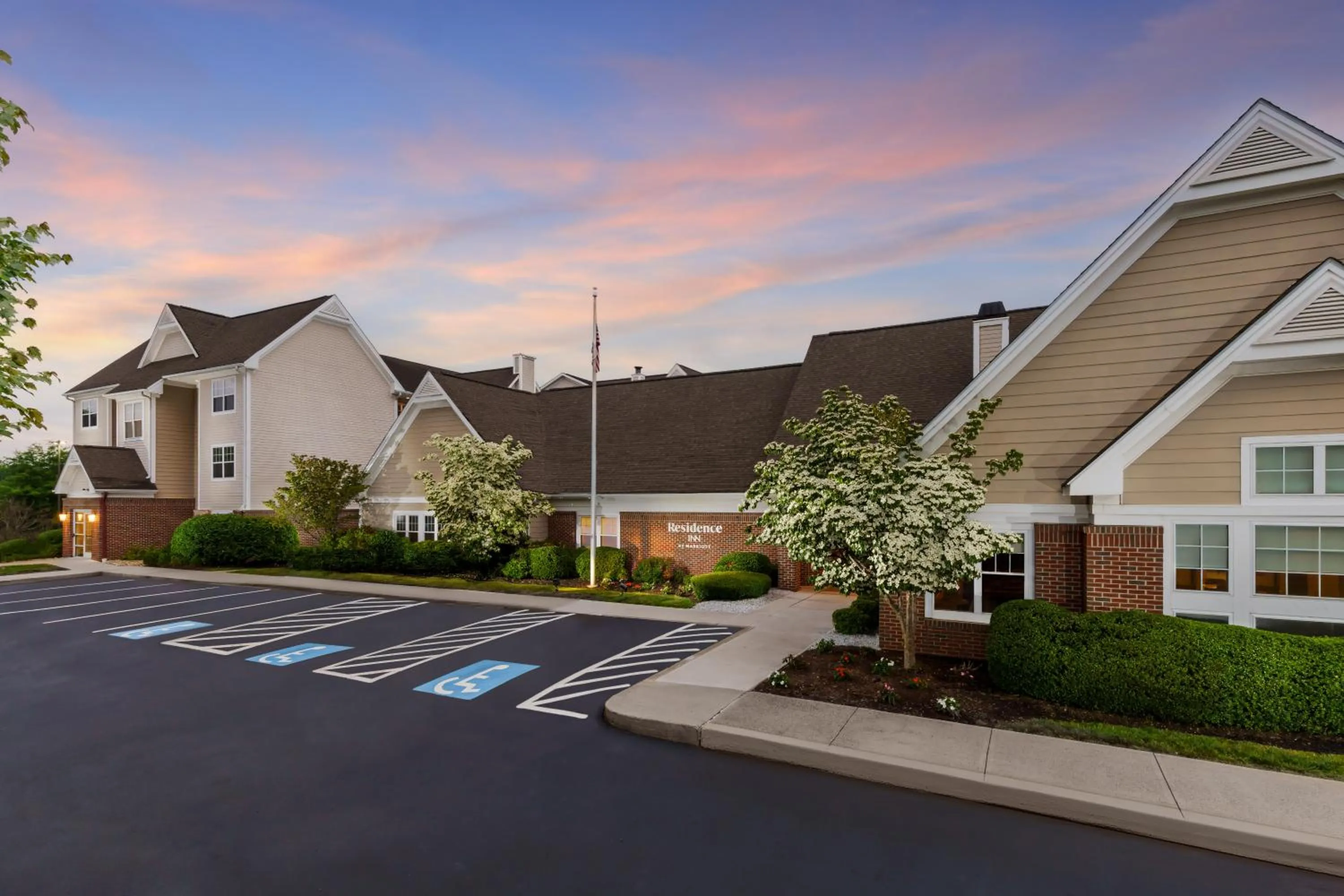 Facade/entrance in Residence Inn Hartford Rocky Hill