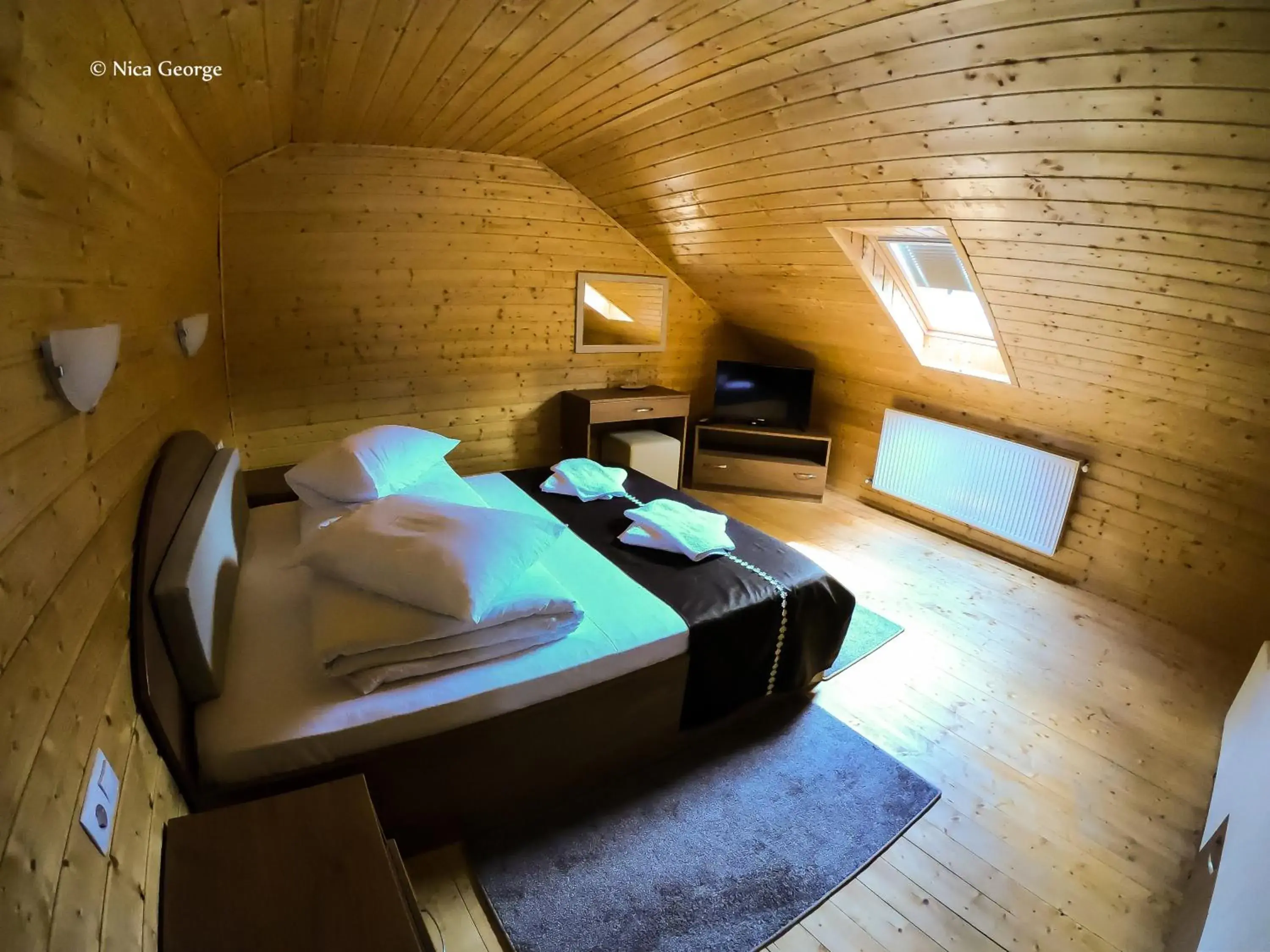 Two-Bedroom Suite - Attic in Hanul Patrisiei Two-Bedroom Suite - Attic in Hanul Patrisiei