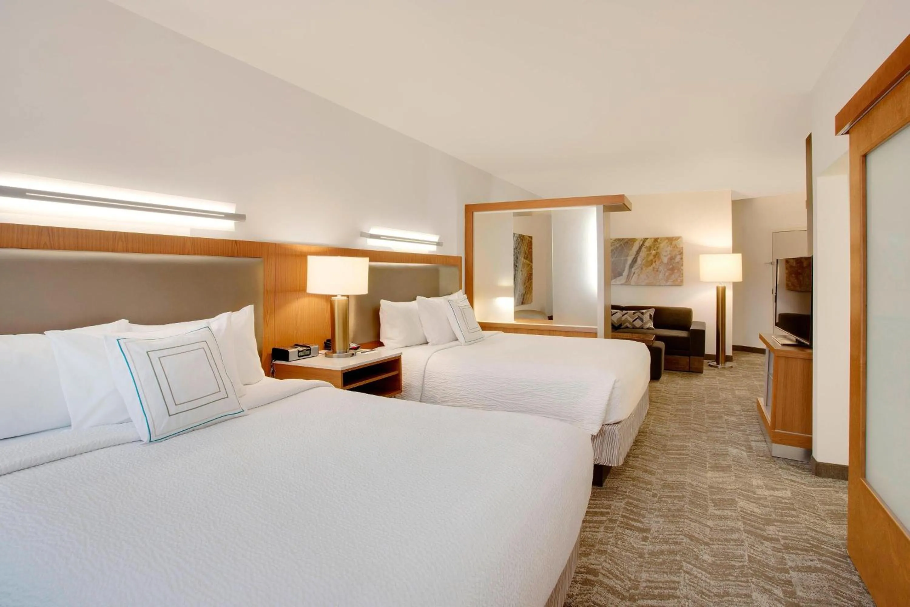 Photo of the whole room, Bed in SpringHill Suites Hartford Airport/Windsor Locks